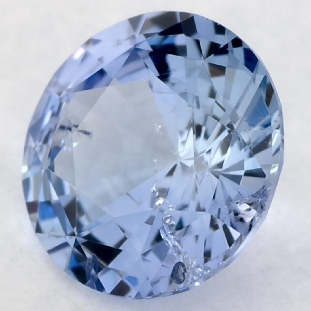 Ce saphir bleu naturel offre élégance et sophistication. Avec sa riche saturation de couleurs et sa coupe précise, il constitue la pièce maîtresse parfaite pour une bague de fiançailles ou une conception de bijoux de luxe.

Ce saphir provient du Sri