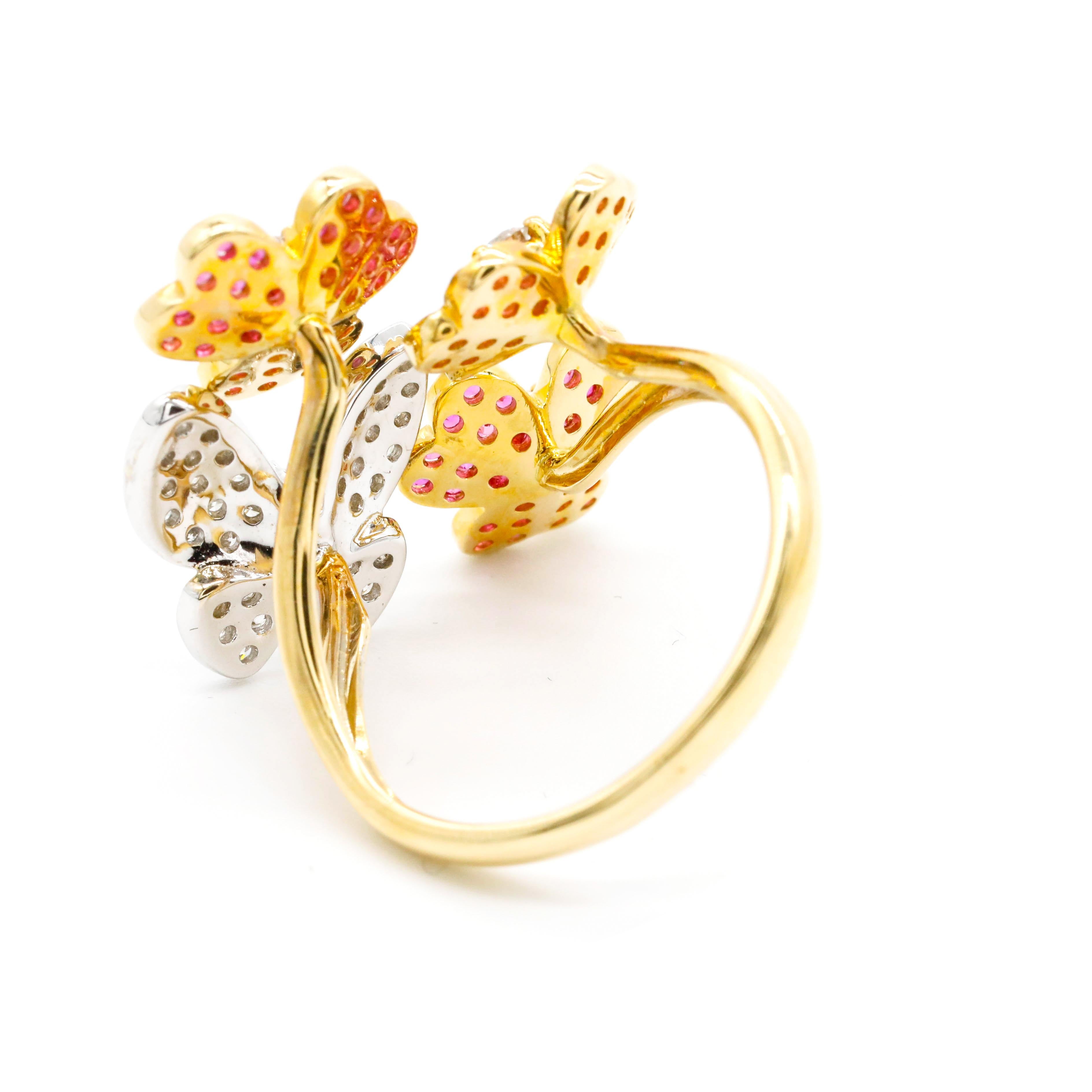 1.09 Ct Zafiro Rosa 0.63 Quilates Diamante Oro Amarillo 14k Anillo Flor Mariposa Contemporáneo en venta
