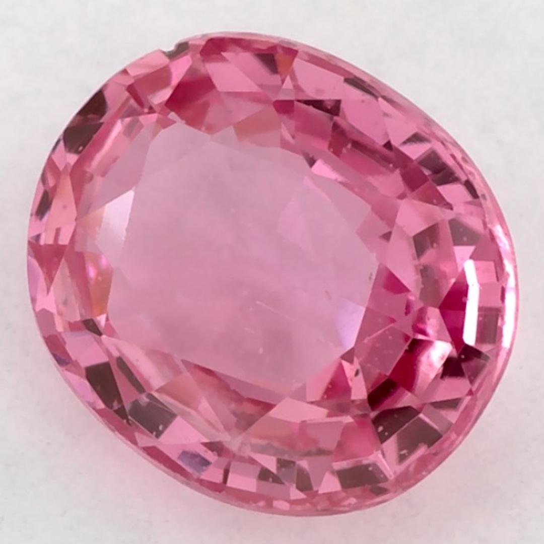 Questo zaffiro rosa naturale offre eleganza e raffinatezza. Con la sua ricca saturazione del colore e il taglio preciso, è il centro perfetto per un anello di fidanzamento o un design di gioielli di lusso.

Questo zaffiro proviene dallo Sri Lanka
