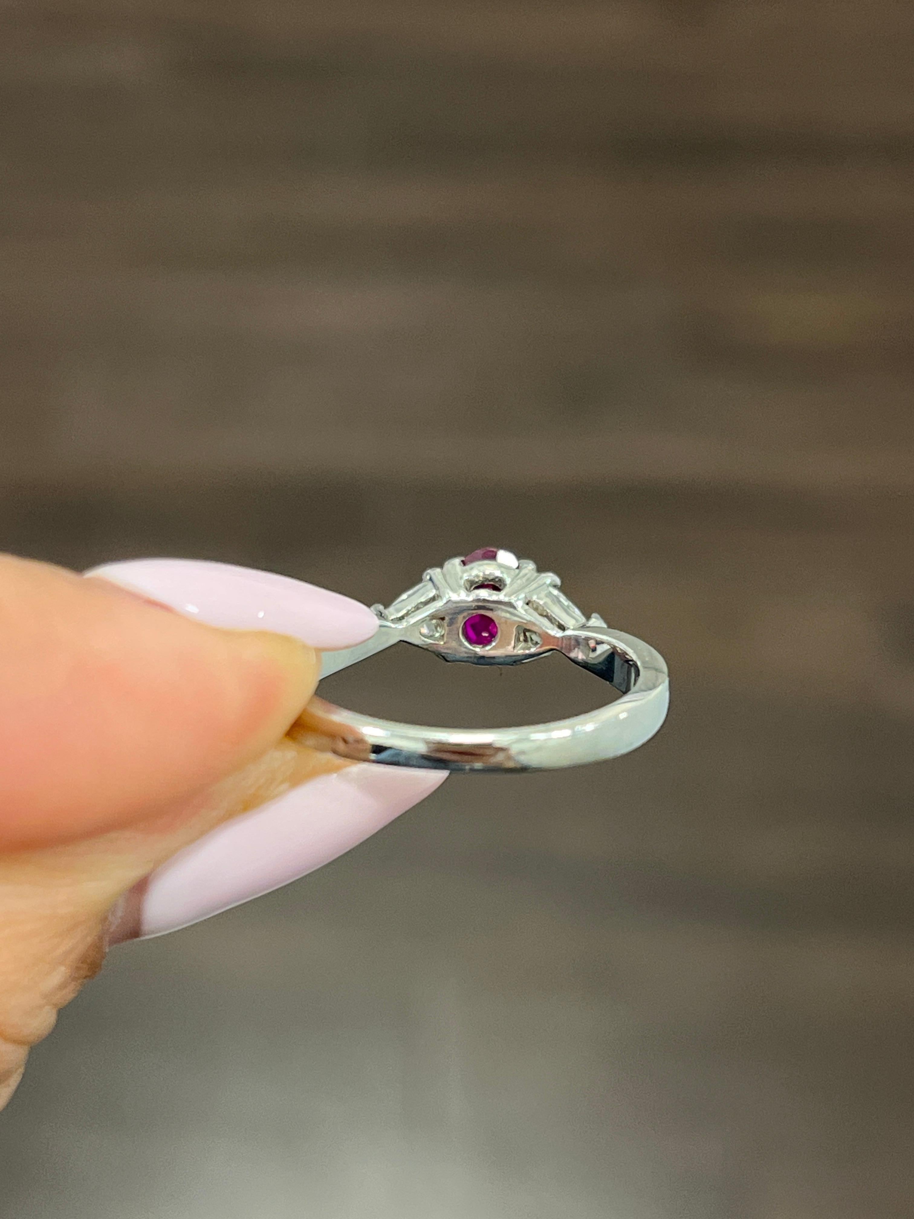 Women's or Men's 1.09 ct Ruby & Diamond Ring For Sale