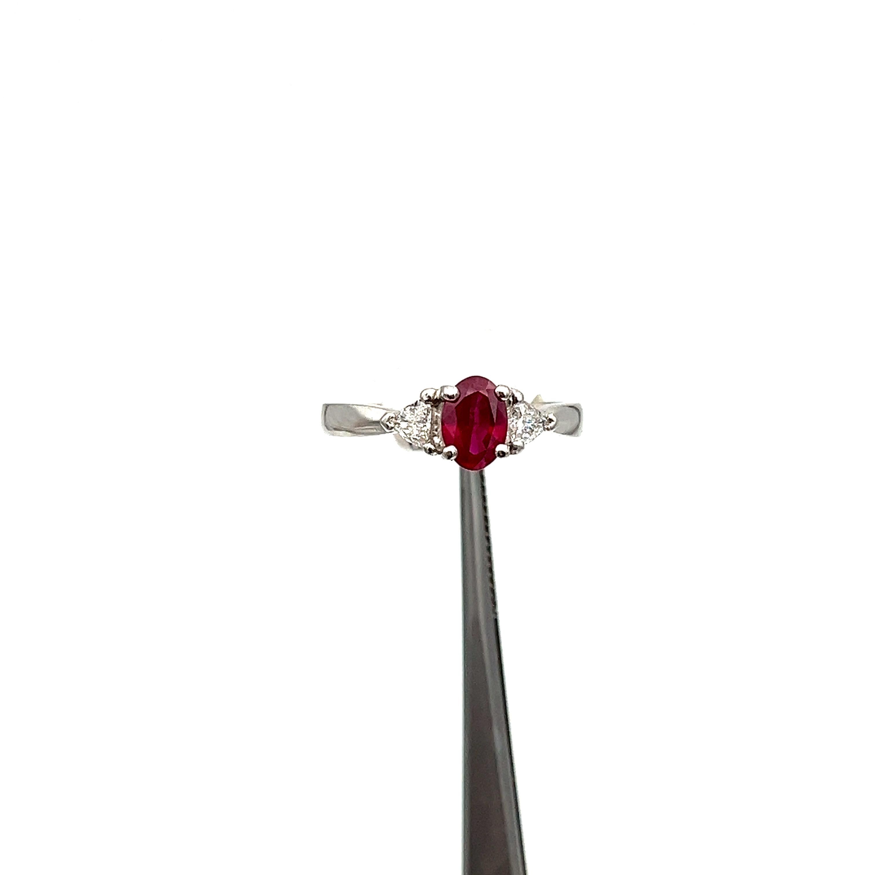 1.09 ct Ruby & Diamond Ring In New Condition For Sale In Chicago, IL