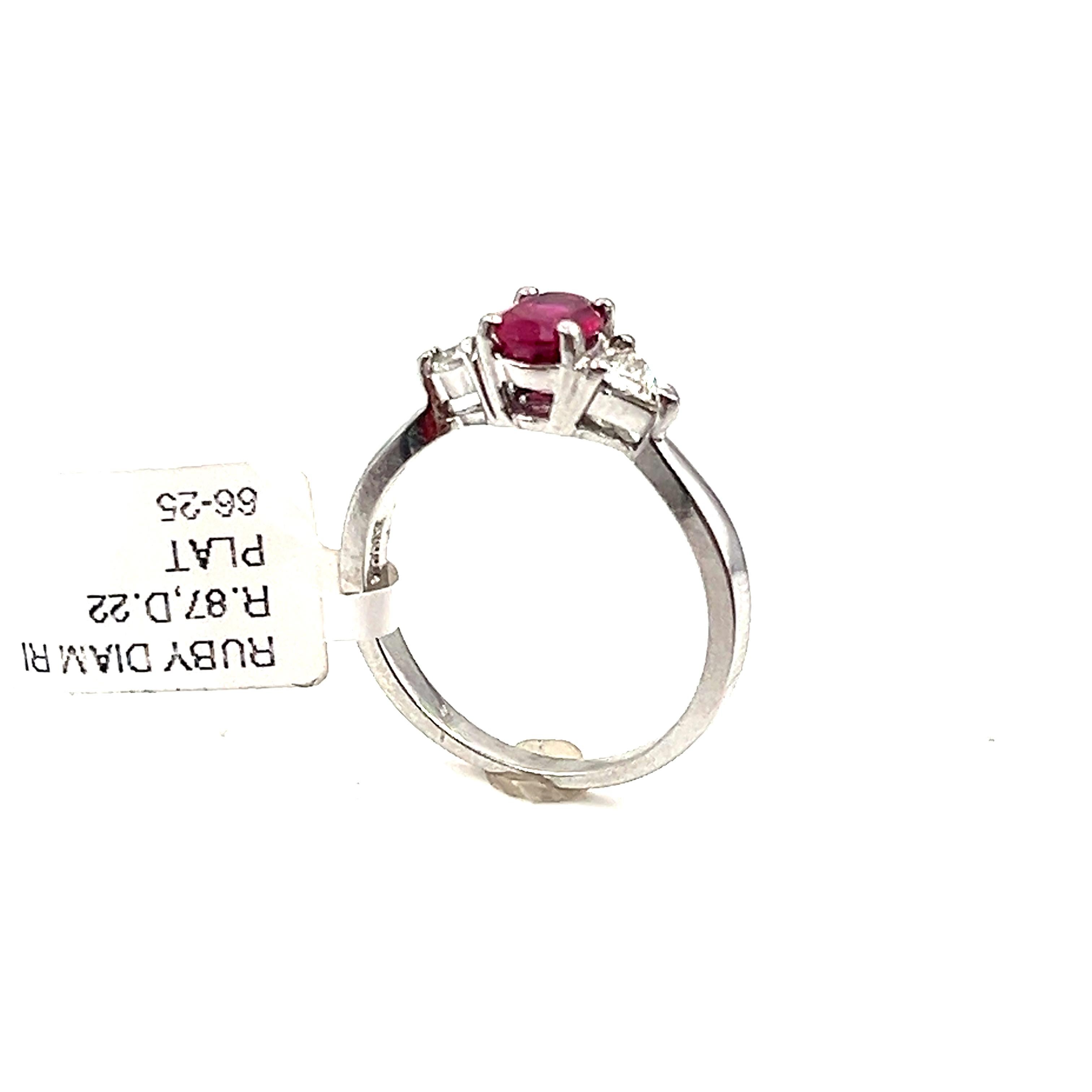 1.09 Karat Rubin & Diamantring für Damen oder Herren im Angebot