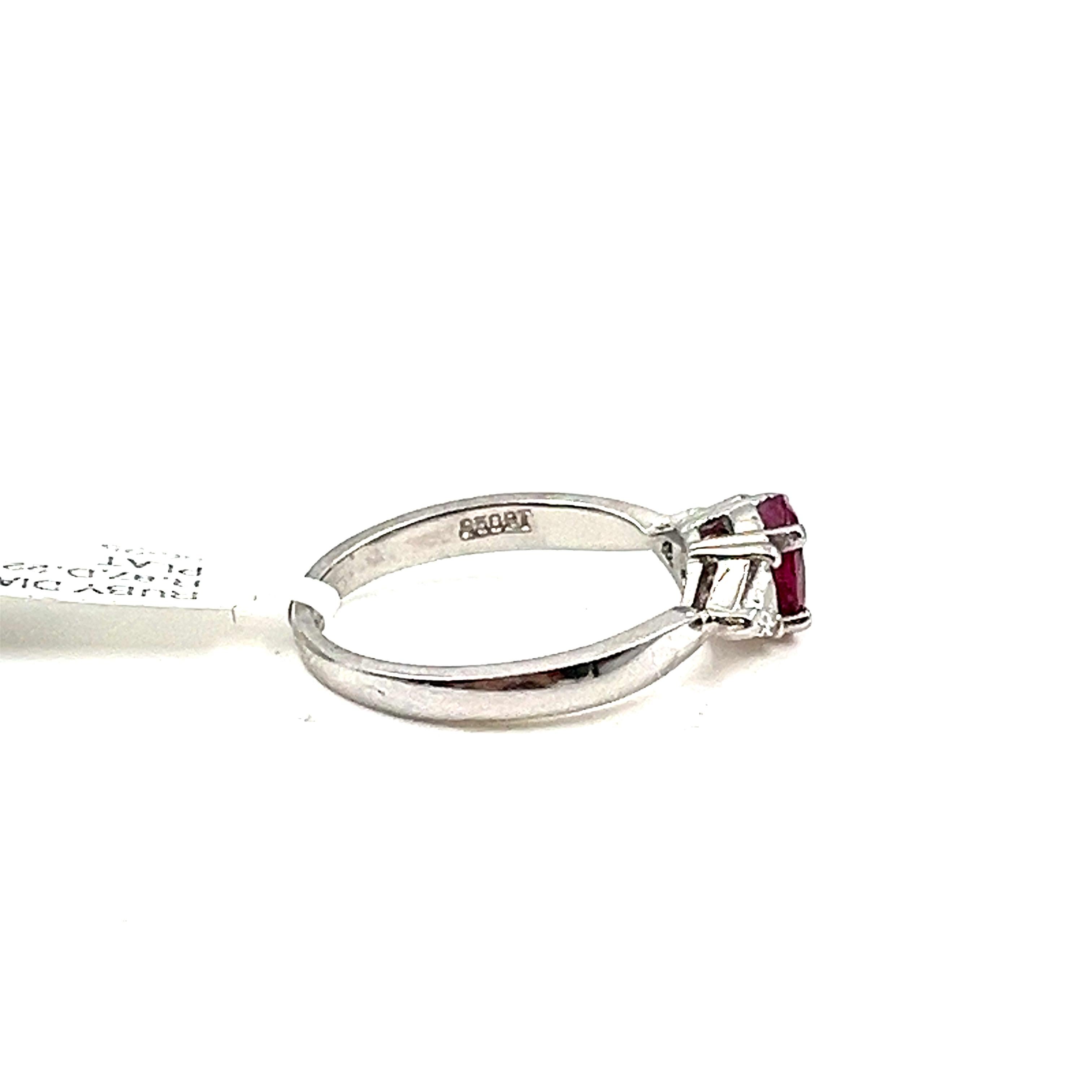 1.09 Karat Rubin & Diamantring im Angebot 1