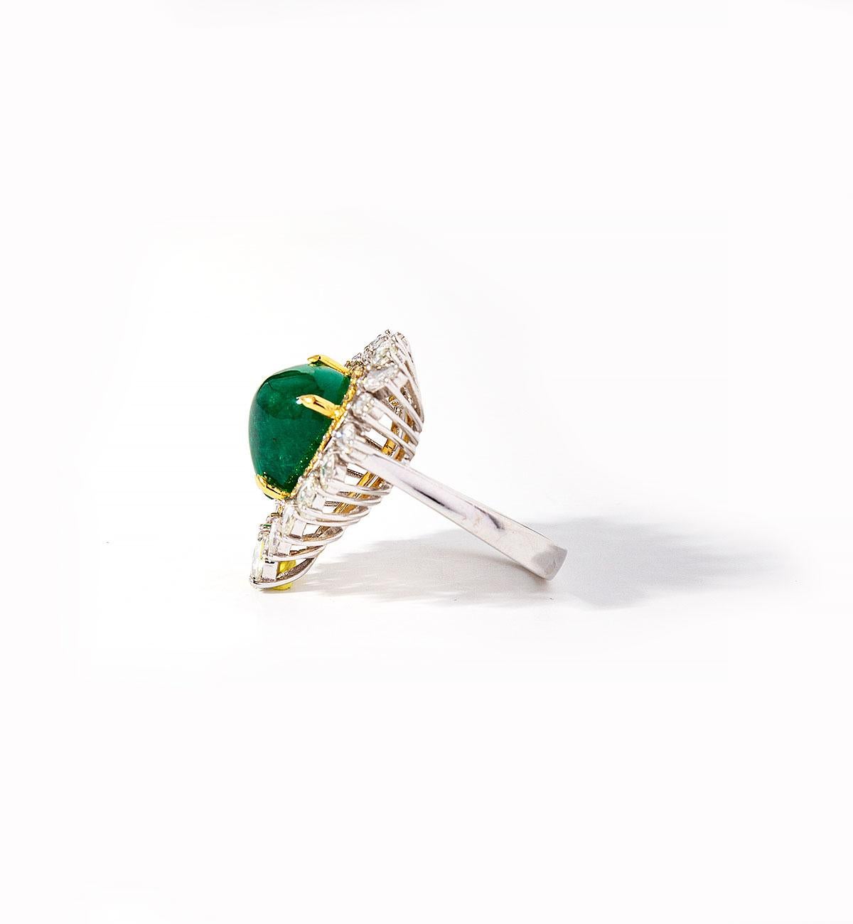 10,90 Karat Cabochon Smaragd Cocktail-Ring Herzförmiger Diamantring (Spätviktorianisch) im Angebot