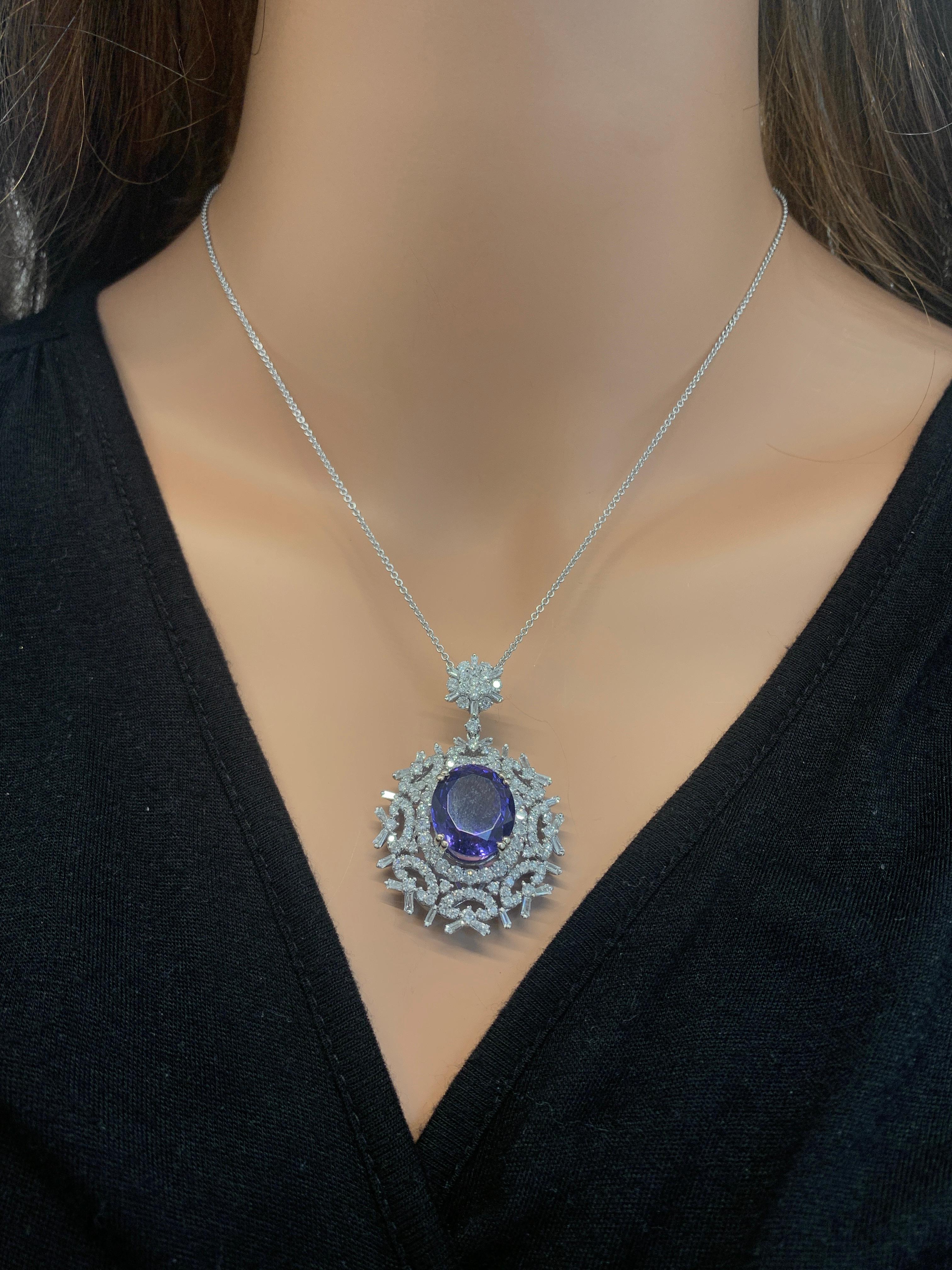10,90 Karat Tansanit und 3,28 Karat Diamant-Anhänger aus 18 Karat Weißgold im Zustand „Neu“ im Angebot in Chicago, IL