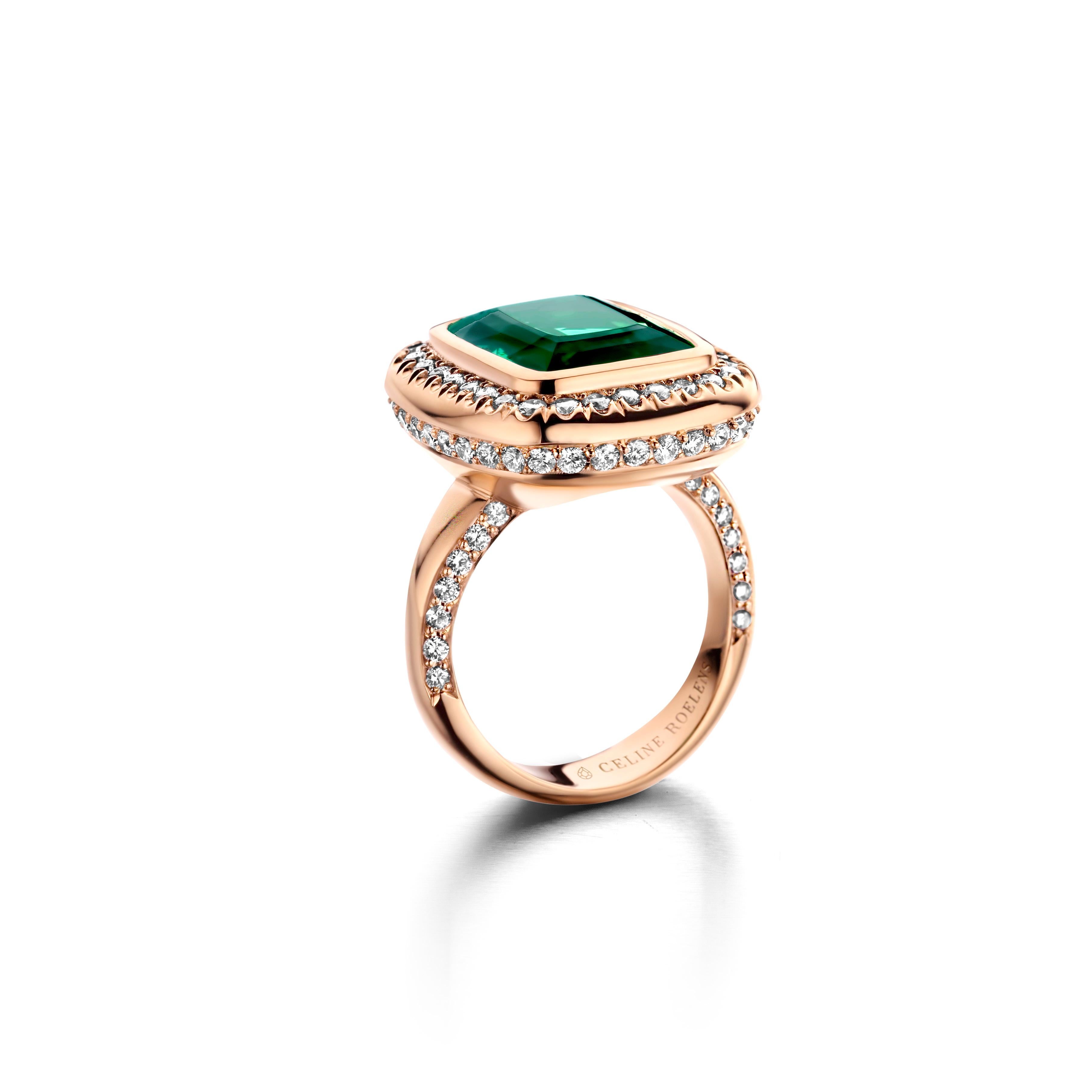 One of a kind “Aïda” ring in 18 Karat rose gold 15,2g set with 1 natural, eye-clean, vivid indicolite tourmaline in cushion cut 10,91 Carat and the finest diamonds 1,72 Carat VS/F quality in brilliant cut.

Because every indicolite tourmaline has