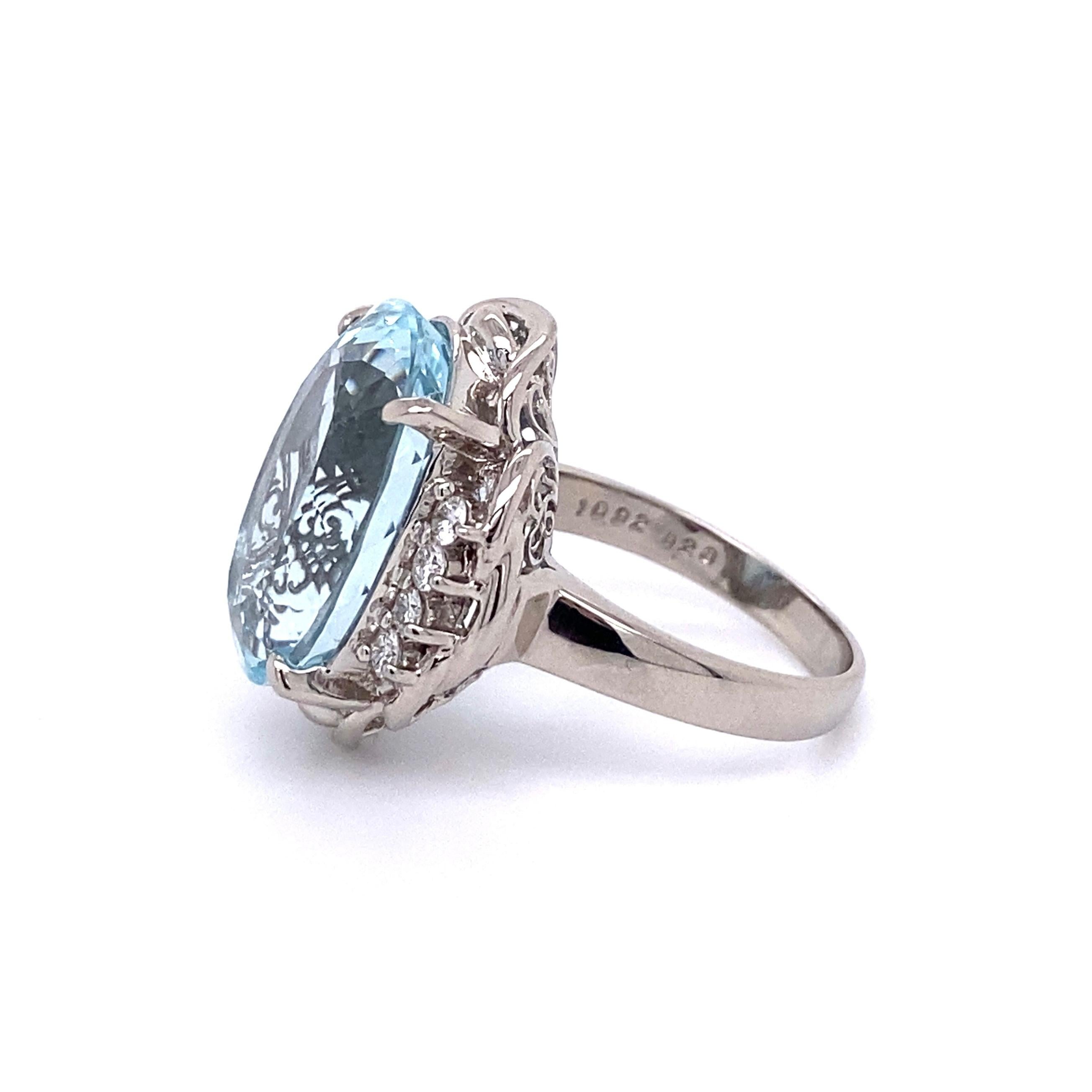 10.92 Carat Aquamarine and Diamond Platinum Cocktail Ring Estate Fine Jewelry For Sale 2