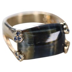 Vintage 10.96 Carat Blue TigerEye and 0.04 Carat Blue Sapphire 14 Karat Yellow Gold Ring
