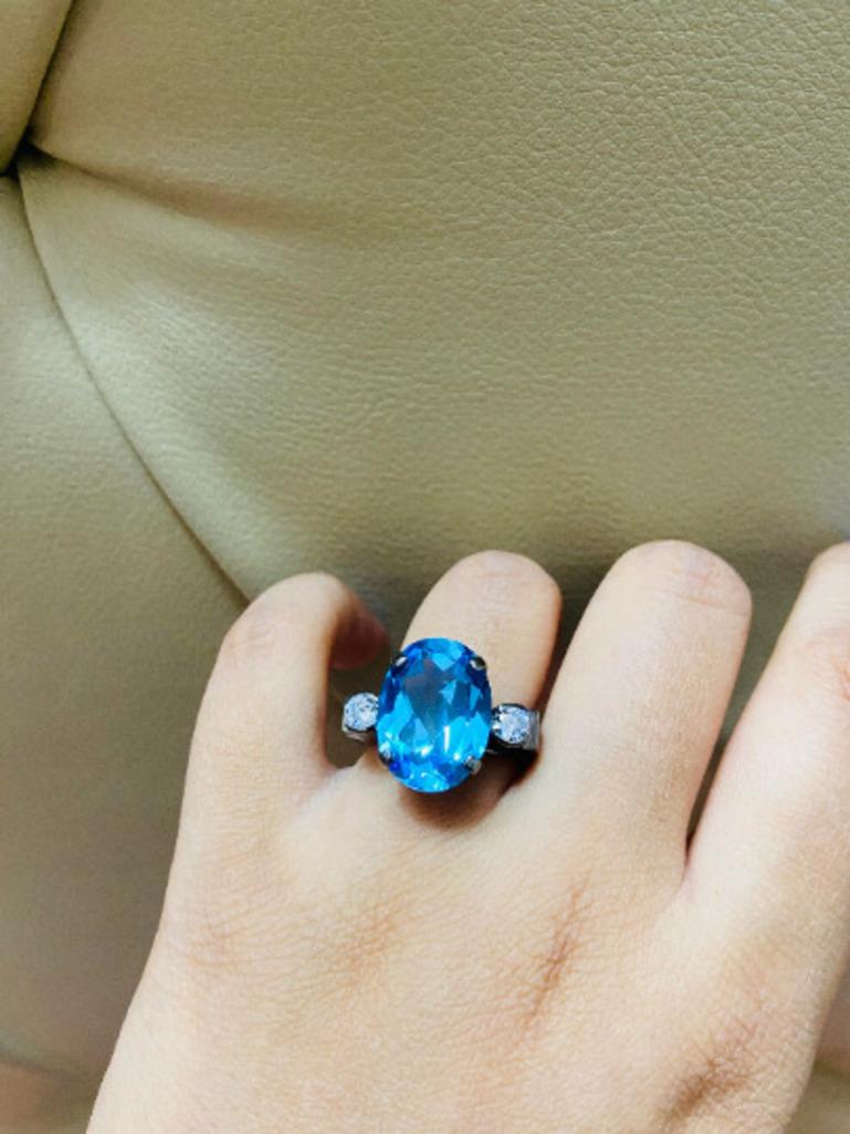 For Sale:  10.96 Carat Blue Topaz and Diamond Sterling Silver Ring for Women 2