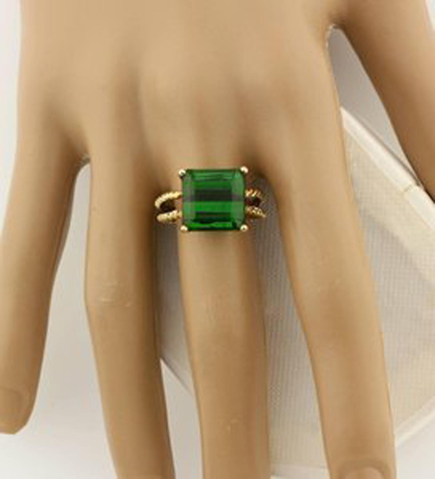 Gemjunky Translucent 10.96 Cts Glittering Green Tourmaline 14Kt Yellow Gold Ring 1
