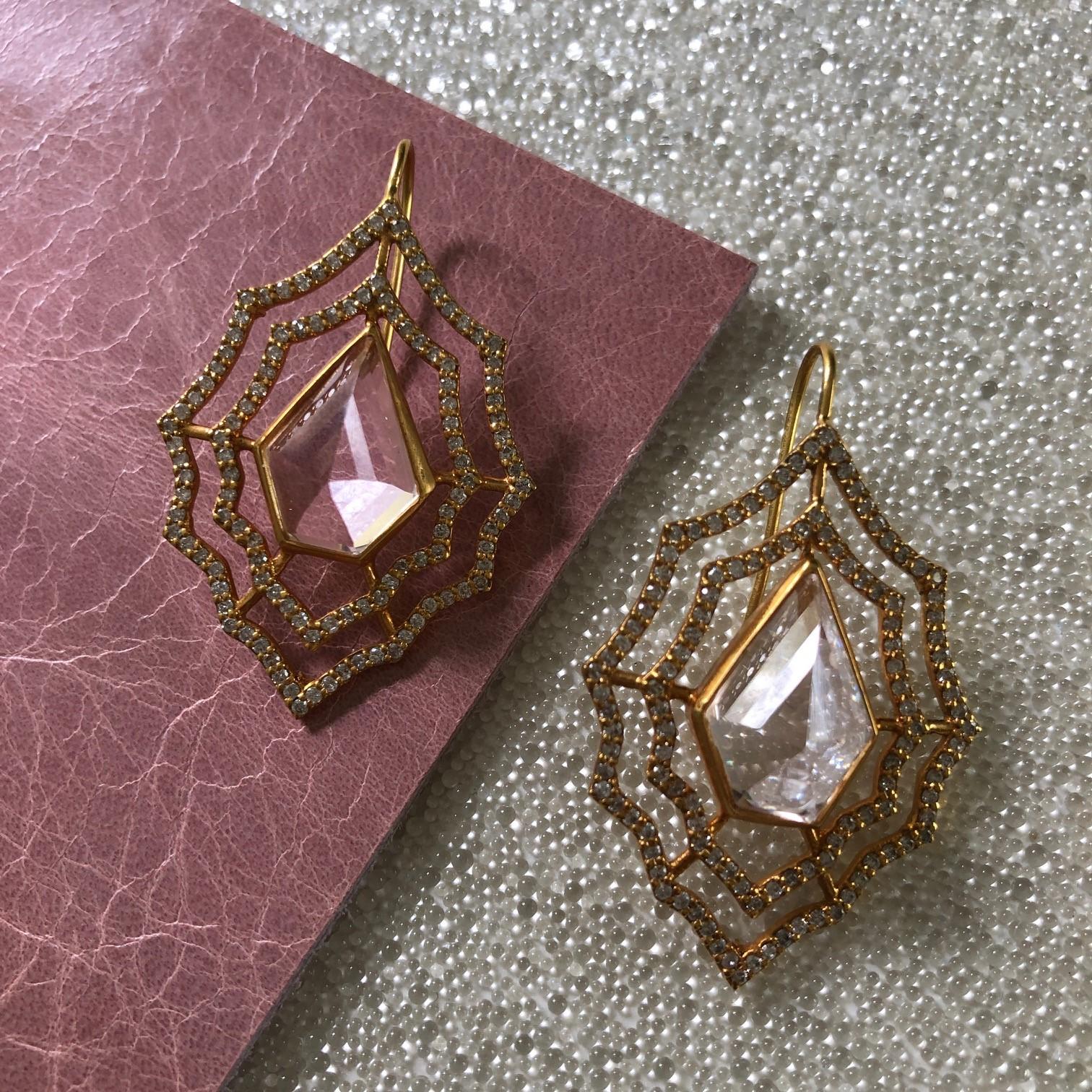 10.96 Carat Kunzite 1.26 Carat Diamond Gold Earrings For Sale 1