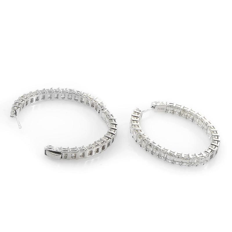 Prepare to be blown away by the absolutely stunning look of this lavish pair of hoop earrings that compel with their incredibly sophisticated design and extravagant diamond décor that makes them stand out in an exceptionally magnificent fashion. The