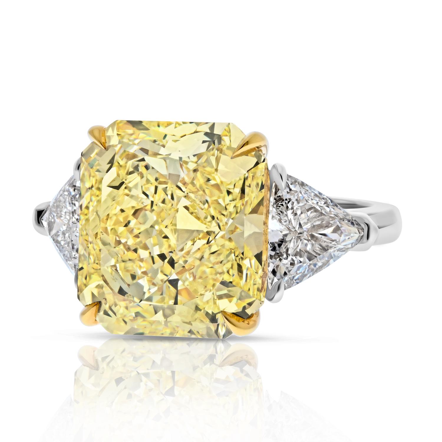 10.98 Carat Radiant Cut Fancy Yellow VVS2 Three Stone Diamond Engagement Ring In New Condition In New York, NY