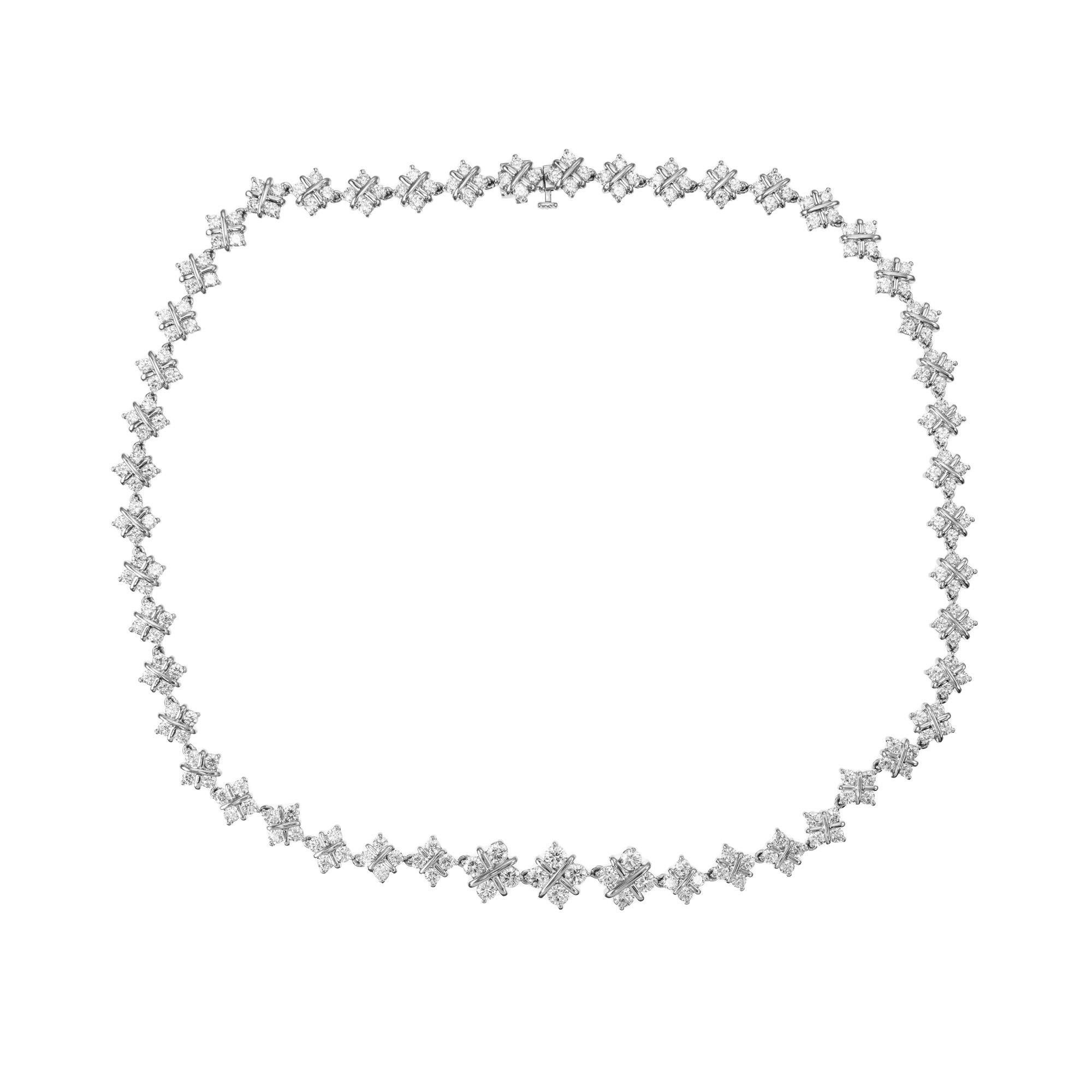 Collier en platine massif avec 10,98 carats de diamants ronds idéaux dans un lien en X fait à la main. Longueur de 16 pouces. 196 diamants au total. Il est doté d'un cran d'arrêt caché et d'une sécurité inférieure pour une protection maximale lors