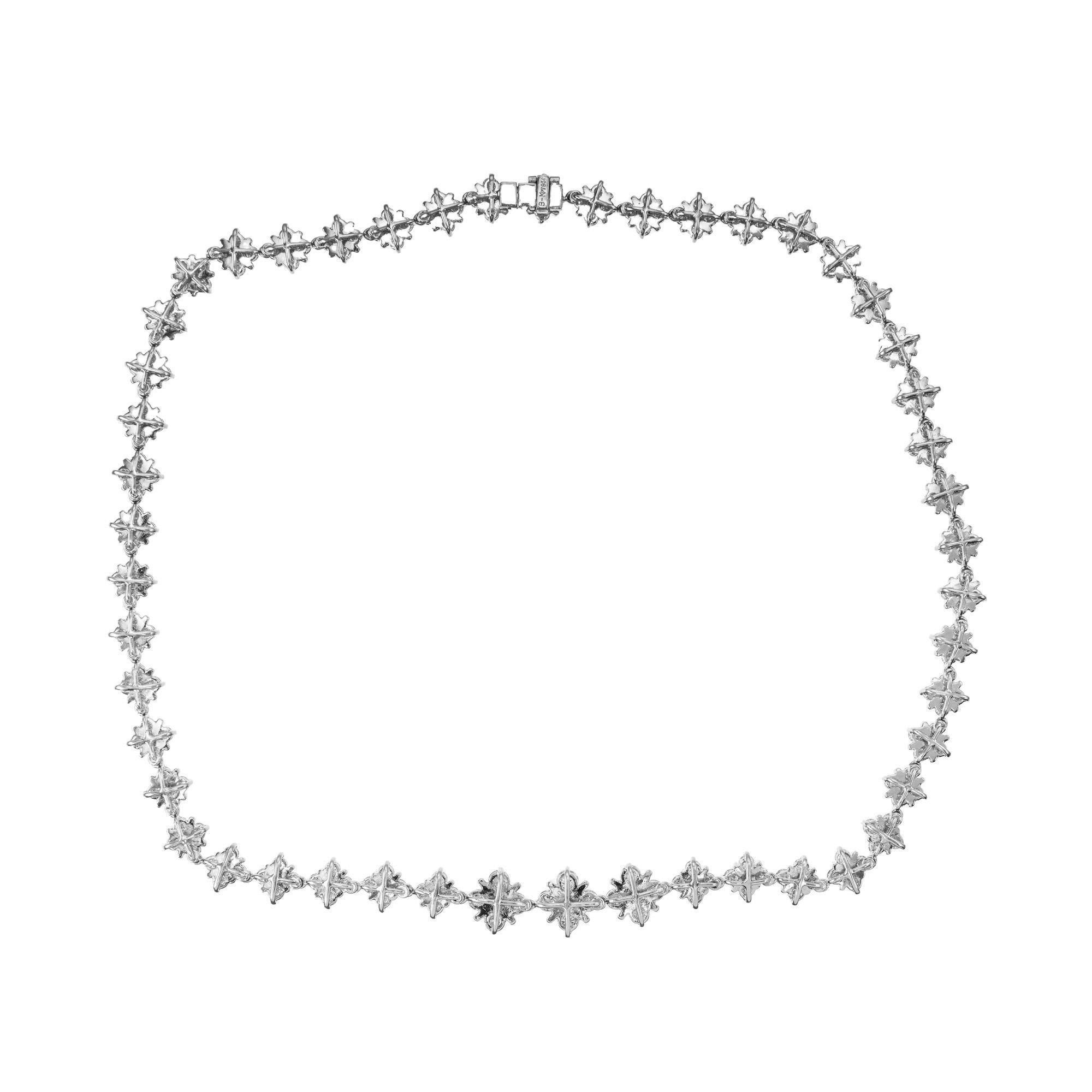Taille ronde 10.98 Carat Round Diamond X Link Platinum Necklace en vente