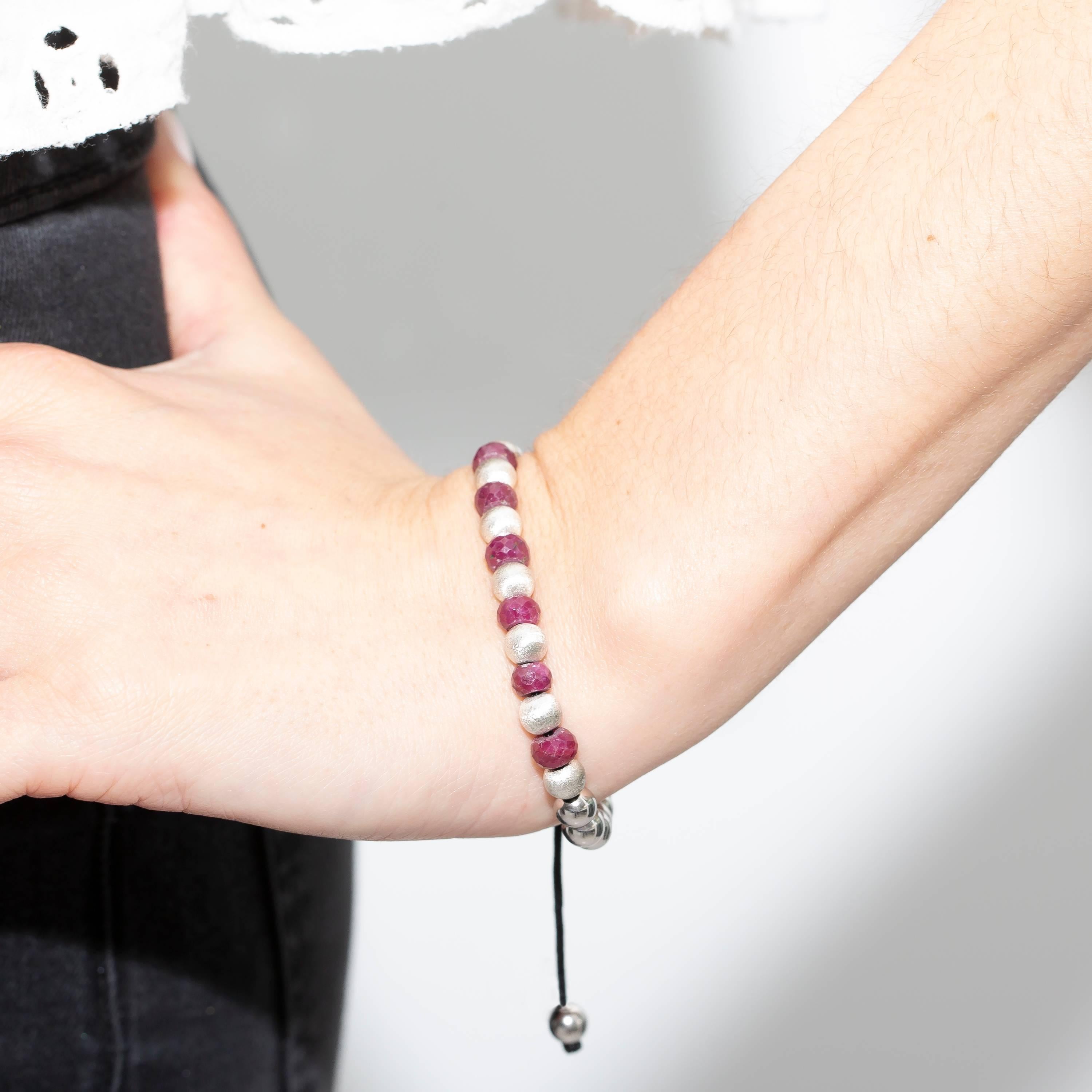 Modern 10.98 Carat Ruby, Silver and Stainless Steel beaded Classic Macrame Bracelet  For Sale