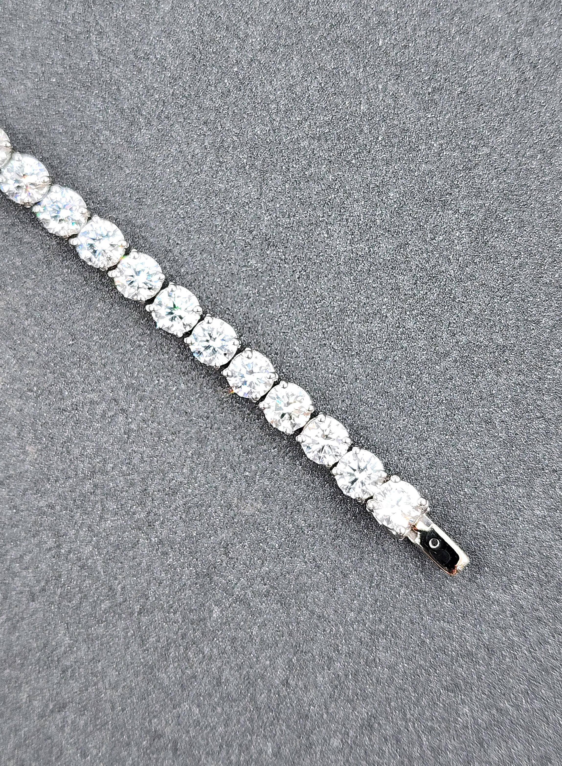 Bracciale tennis con diamanti da 10.98 carati In condizioni Nuovo a Chicago, IL