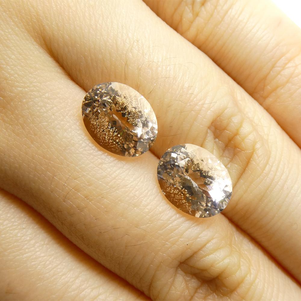 Descrizione:

Tipo di gemma: Morganite
Numero di pietre: 2
Peso: 10,98 carati
Misure: 13,80x9,98x6,94 mm / 14,26x10,17x6,50 mm
Forma: Ovale
Stile di taglio Corona: Taglio brillante modificato
Stile di taglio del padiglione: Taglio misto
Trasparenza: