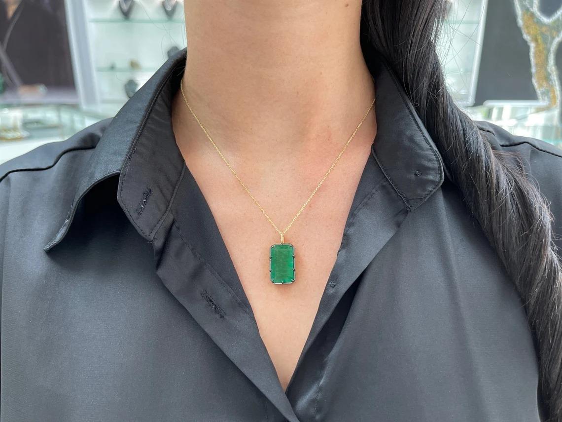 Women's 10.98cts 14K Elongated Emerald Cut Emerald Gold Pendant Black Rhodium Prongs For Sale