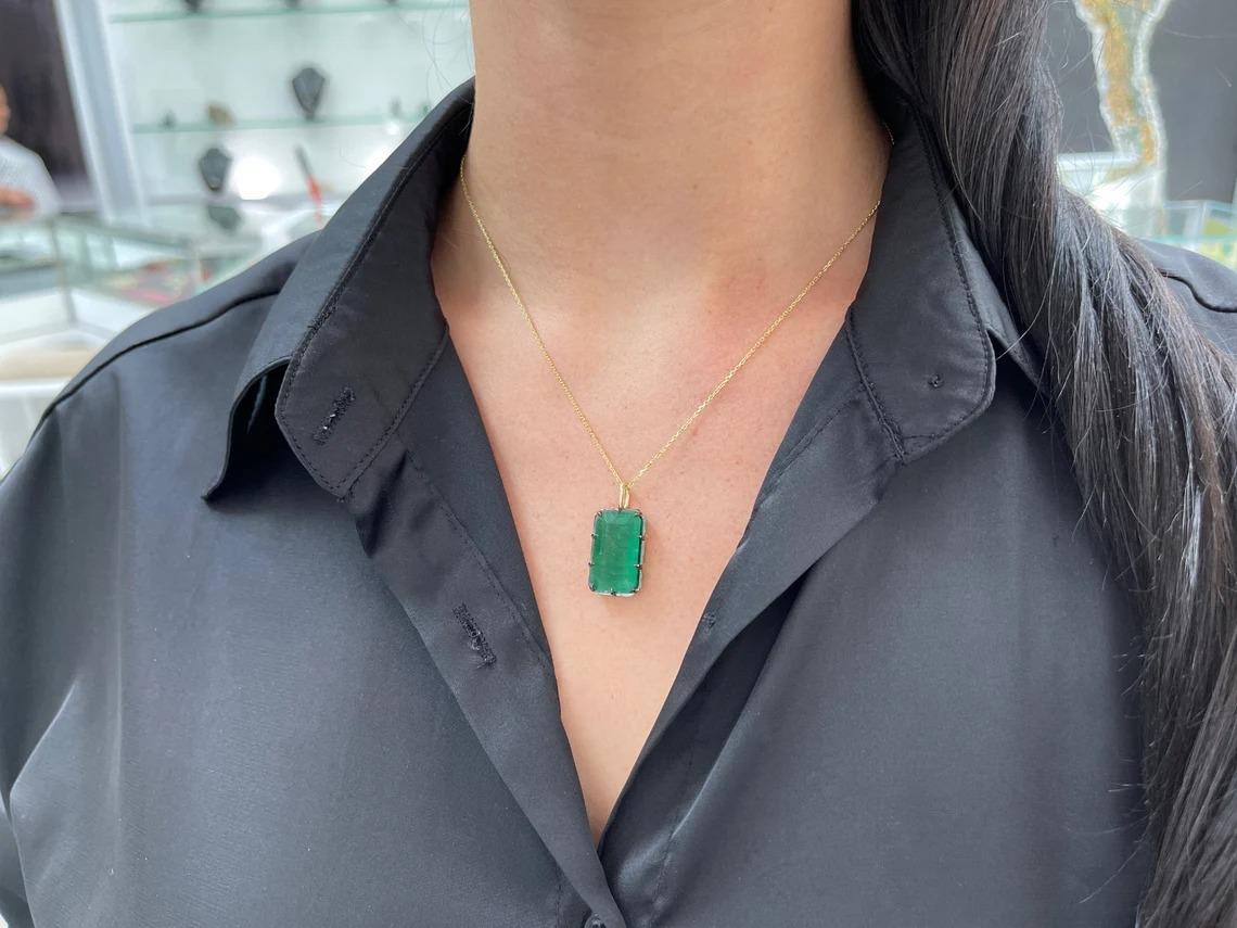 10.98cts 14K Elongated Emerald Cut Emerald Gold Pendant Black Rhodium Prongs For Sale 1