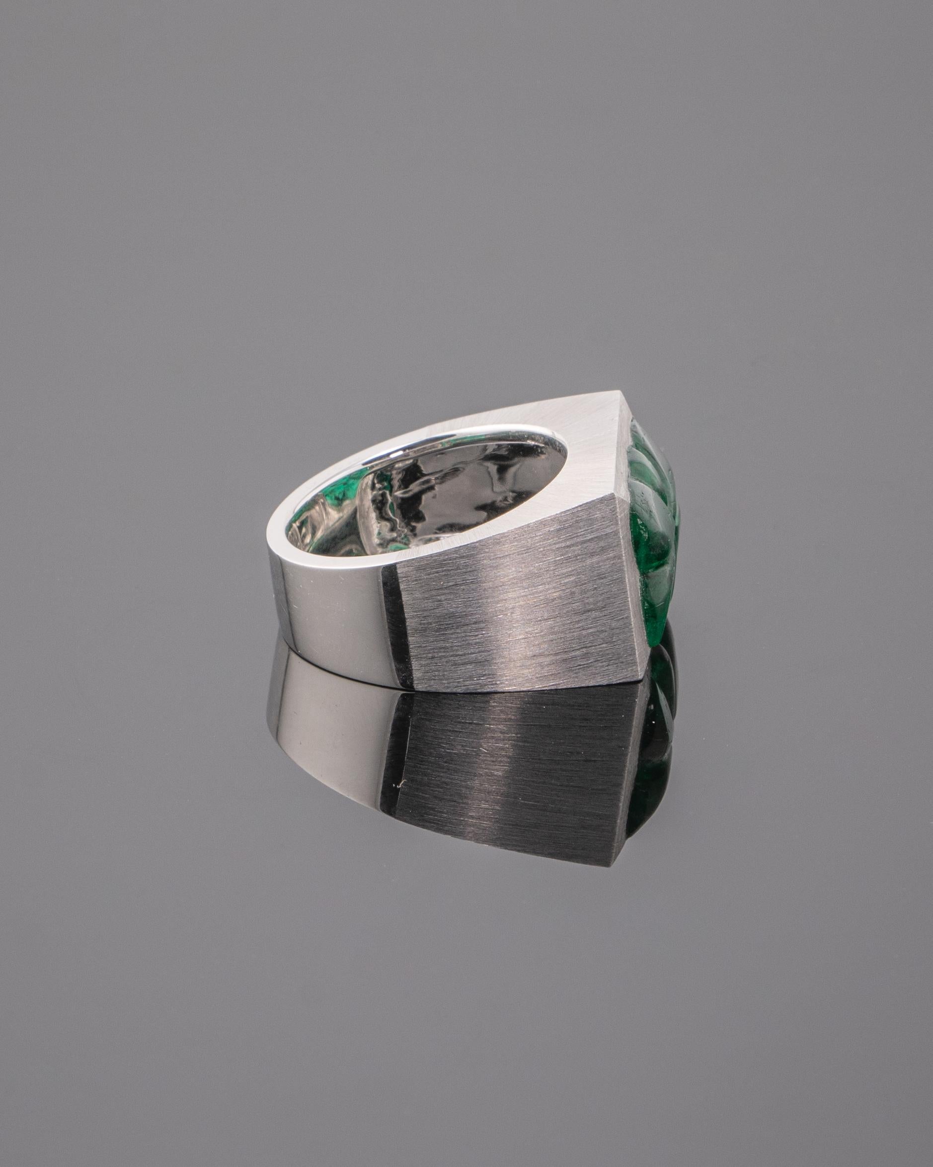 Art Deco 10.99 Carat Carved Emerald and 18 Karat White Gold Ring For Sale
