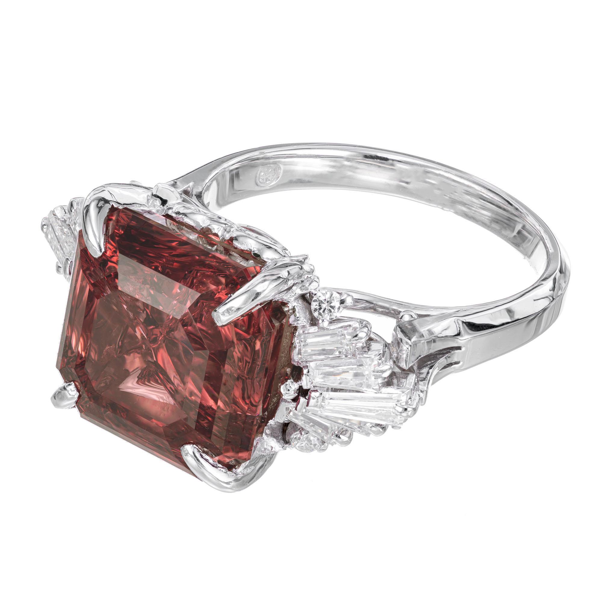 10,99 Karat Pyradel trotz Granat Diamant Platin Verlobungsring (Carréeschliff) im Angebot