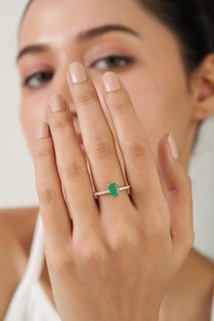 1.09ct Certified Natural Emerald Solitaire Engagement Ring in 14K Yellow Gold