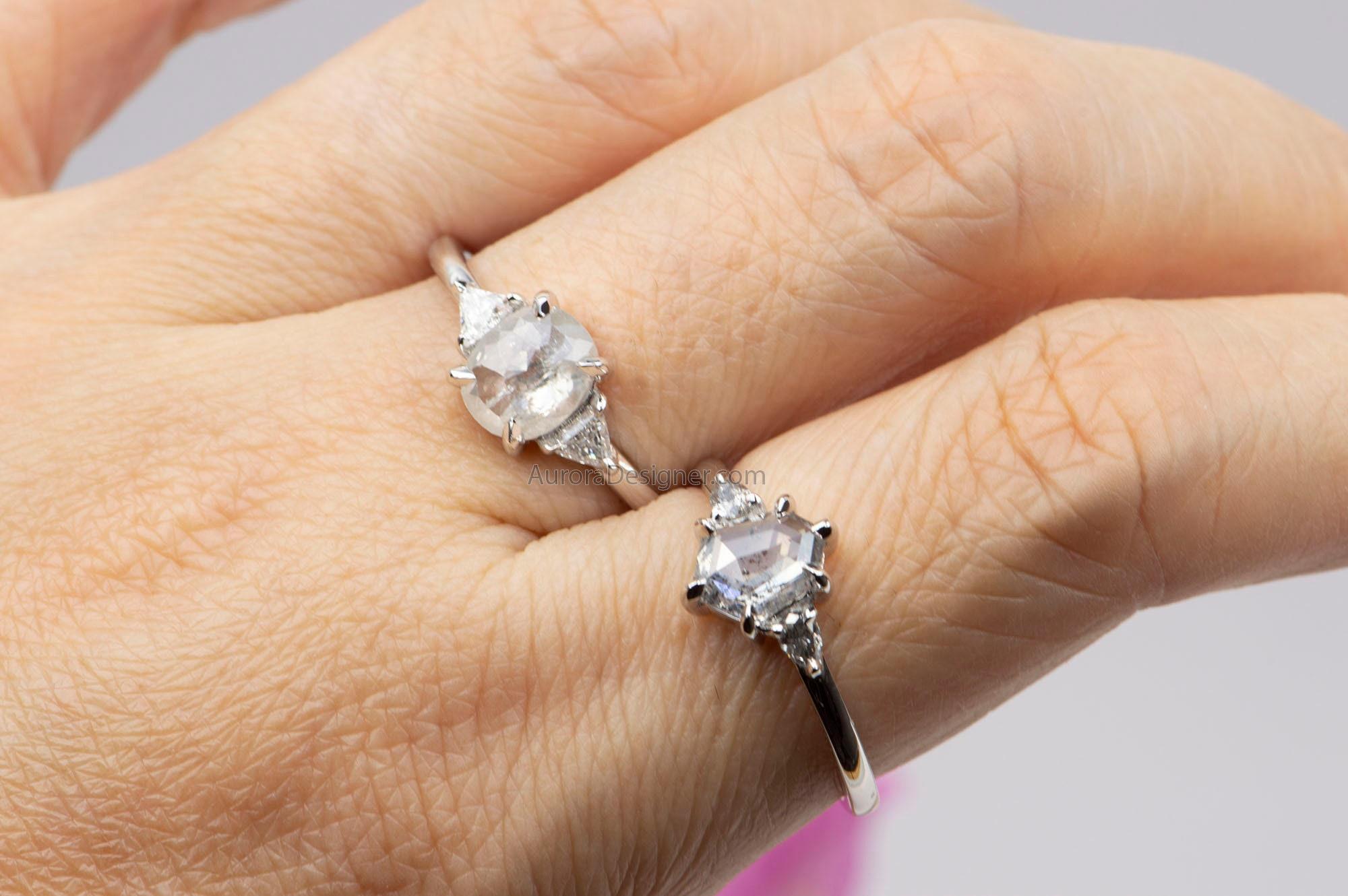 14 Karat Gold Verlobungsring mit 1,09 Karat klaren grauen Diamanten, Dreisteine an den Seiten 3