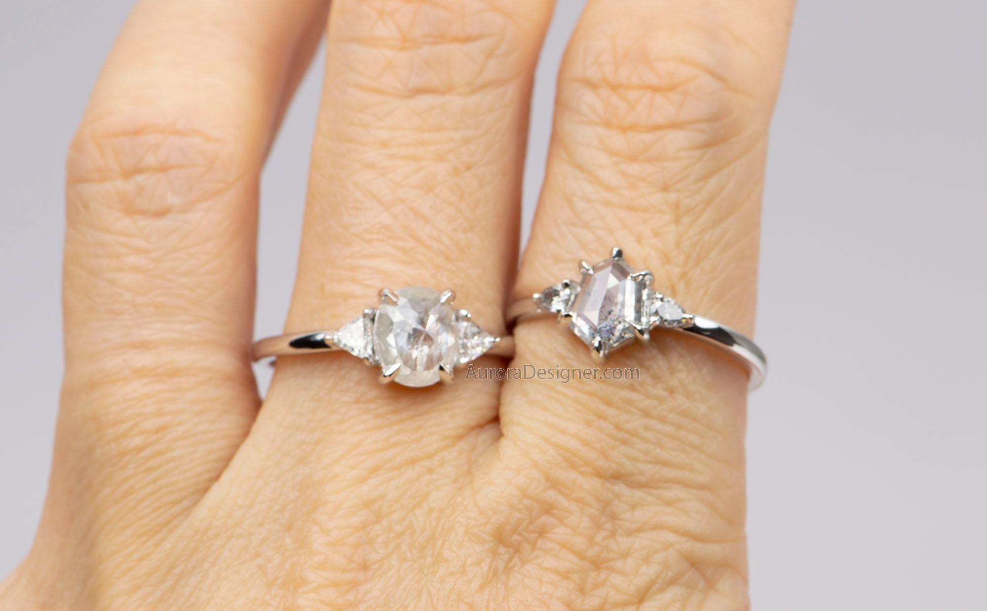14 Karat Gold Verlobungsring mit 1,09 Karat klaren grauen Diamanten, Dreisteine an den Seiten 4