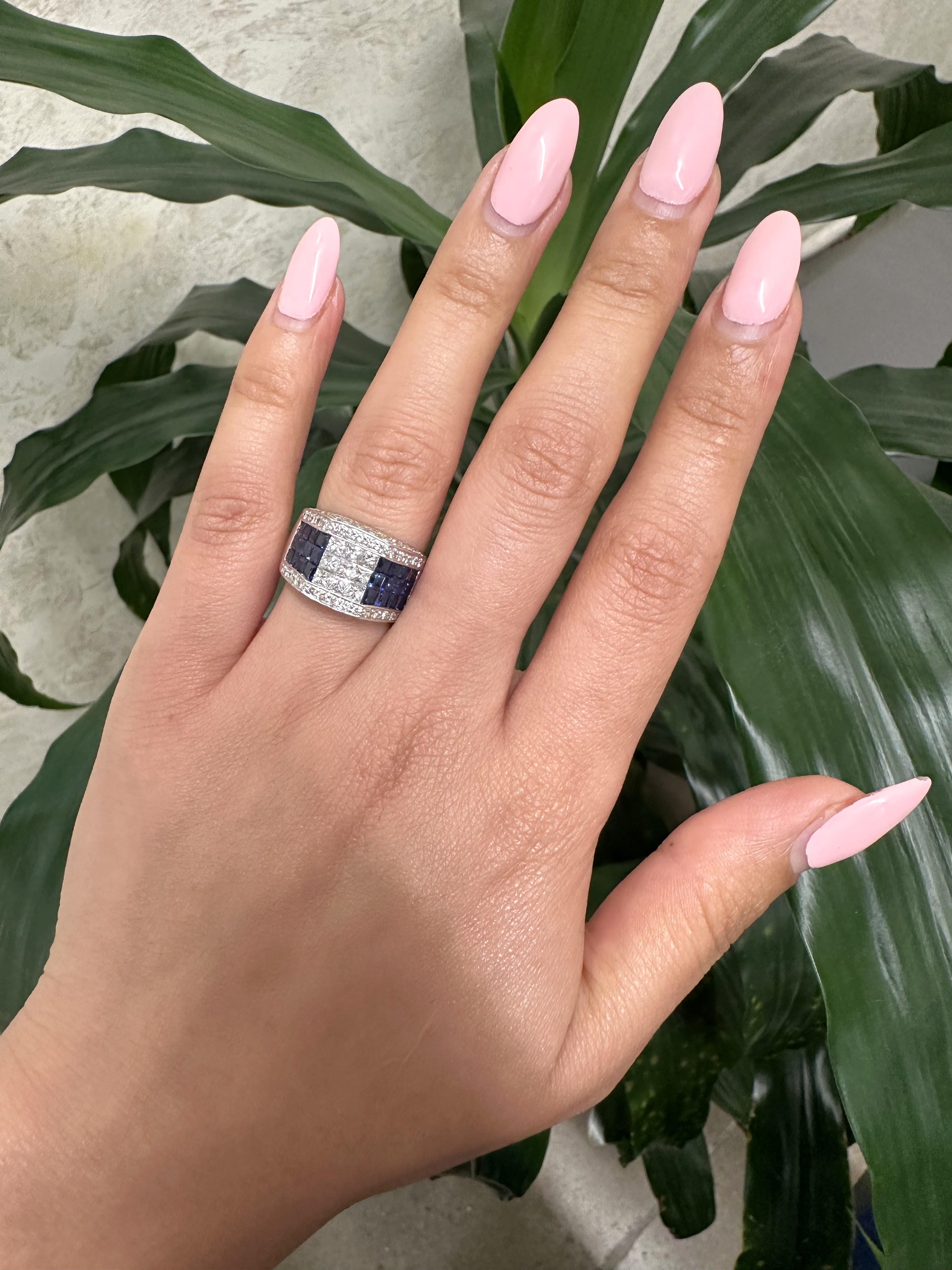 Bague cocktail en or blanc 18 carats avec diamants 1,09 ct. pt. et saphir bleu 1,20 ct. pt., taille 7 en vente 1