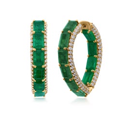 Orecchini a cerchio a forma di pera con smeraldo dello Zambia da 10,9 carati e diamanti da 3,06 carati in oro giallo 14k