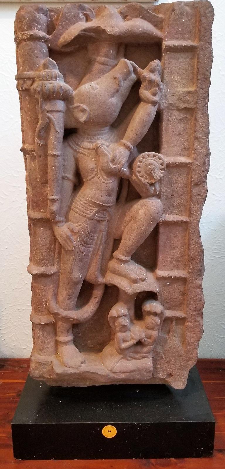 Varaha Roter Sandstein Zentralasien, Indien, 10. Jahrhundert im Angebot 6