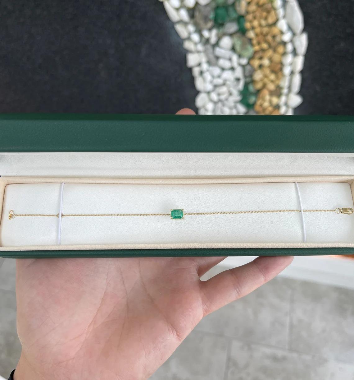 Women's or Men's 1.0ct 14K Natural Rich Green Emerald Cut Emerald Solitaire Prong Set Bracelet For Sale