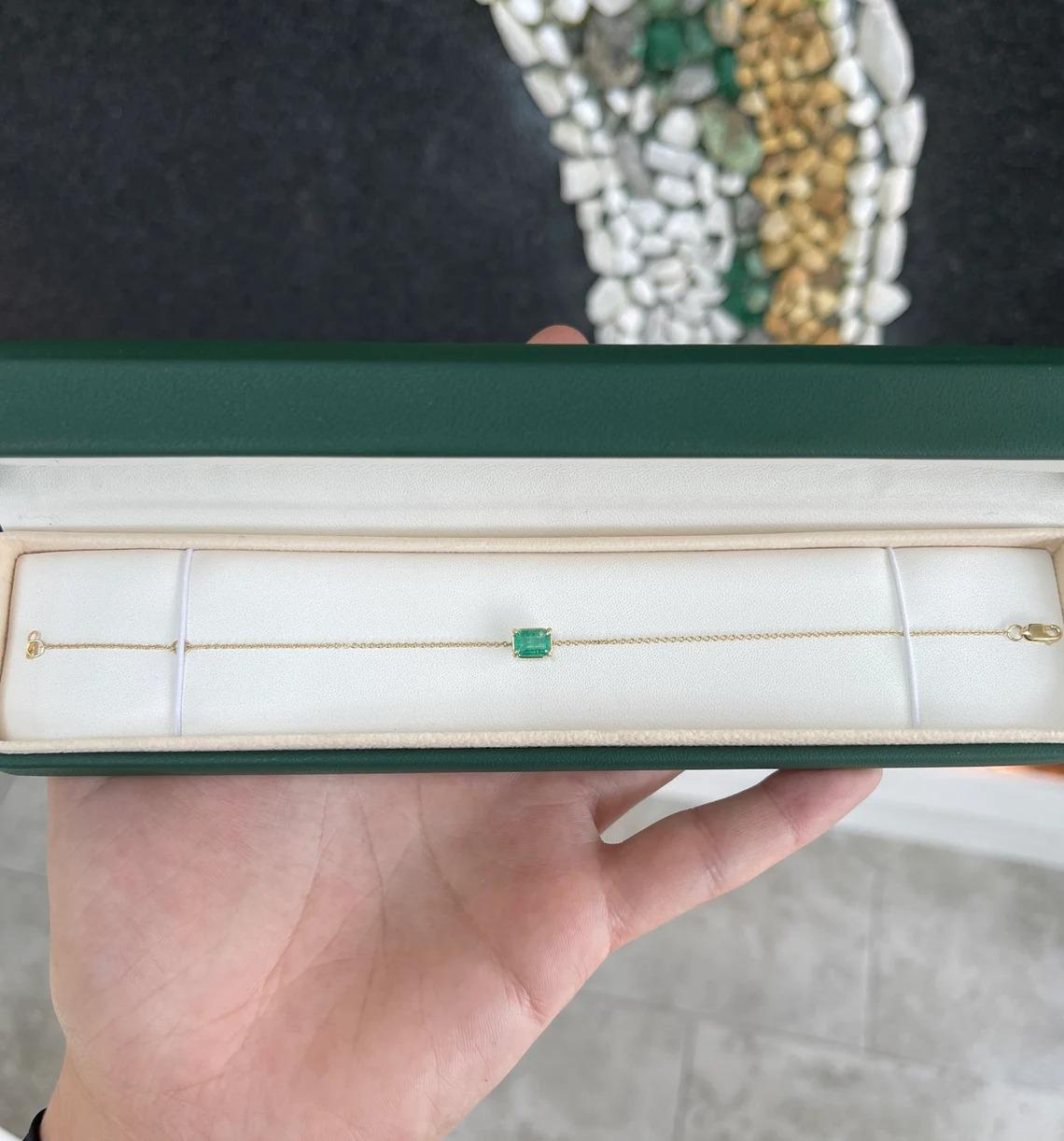 1.0 Karat 14K natürlicher reichhaltiger grüner Smaragd im Smaragdschliff Smaragd Solitär in Zacken gefasst Armband im Angebot 1