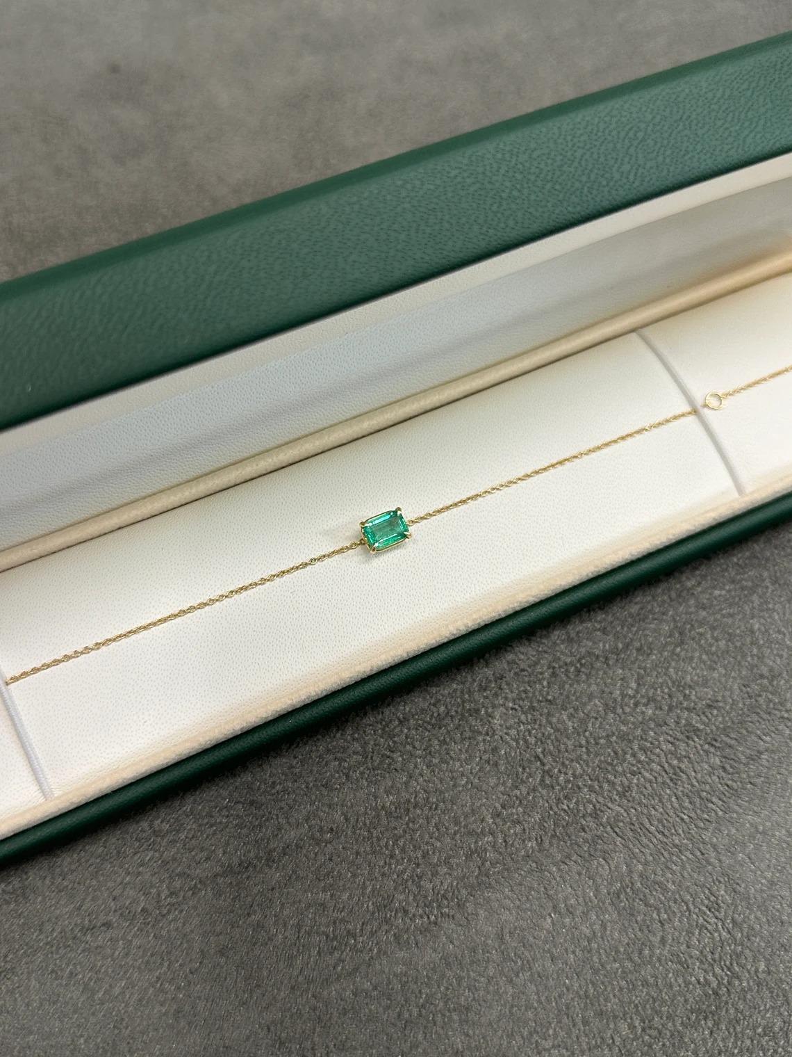 1.0ct 14K Natural Rich Green Emerald Cut Emerald Solitaire Prong Set Bracelet For Sale 1