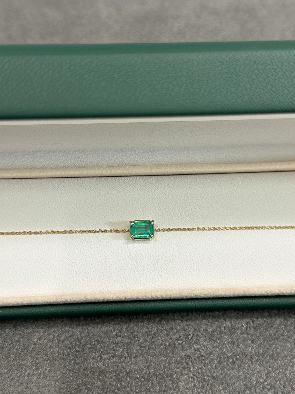 1.0ct 14K Natural Rich Green Emerald Cut Emerald Solitaire Prong Set Bracelet For Sale 2