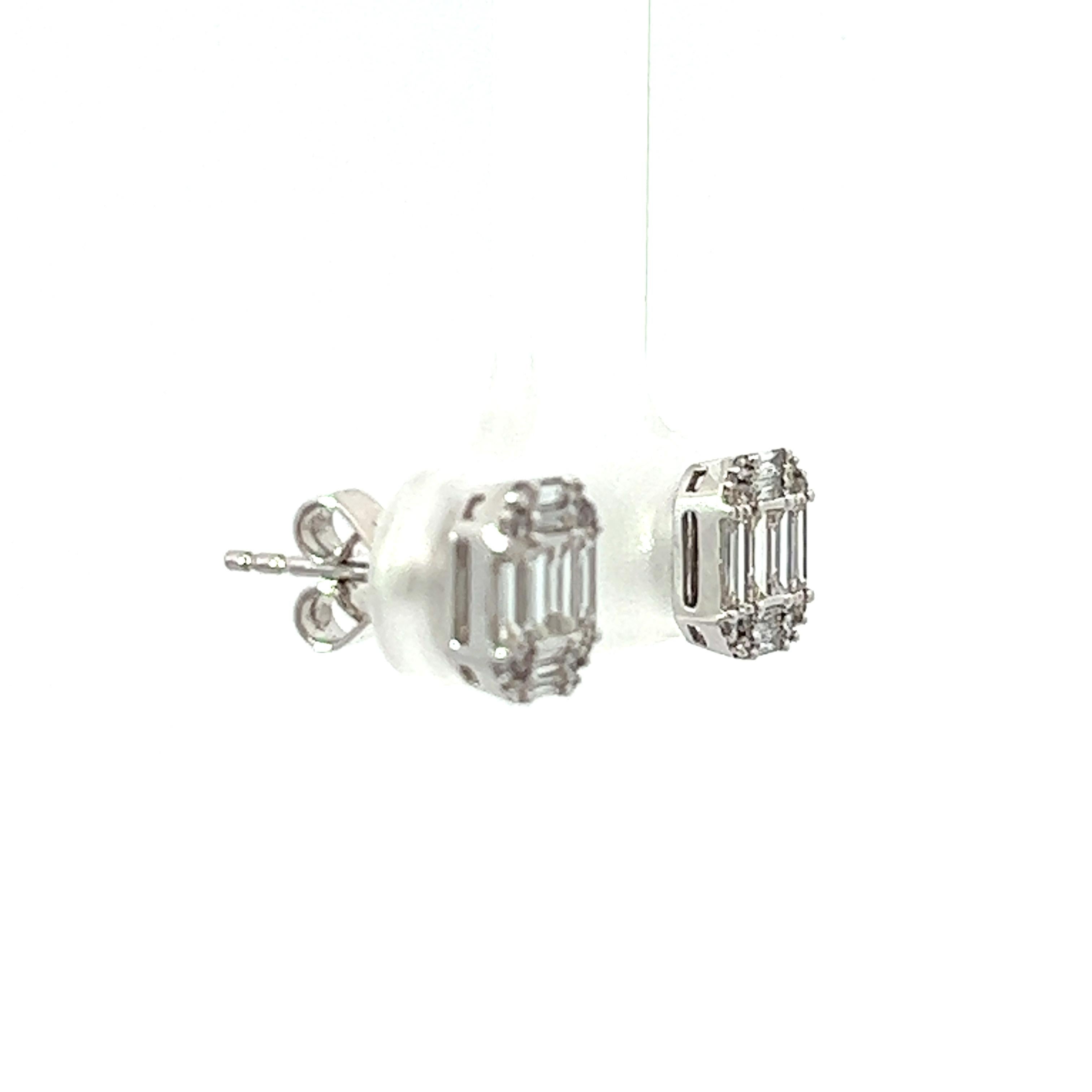 Taglio baguette 1.0CT Baguette &  Orecchini con diamanti rotondi in oro 18KW in vendita