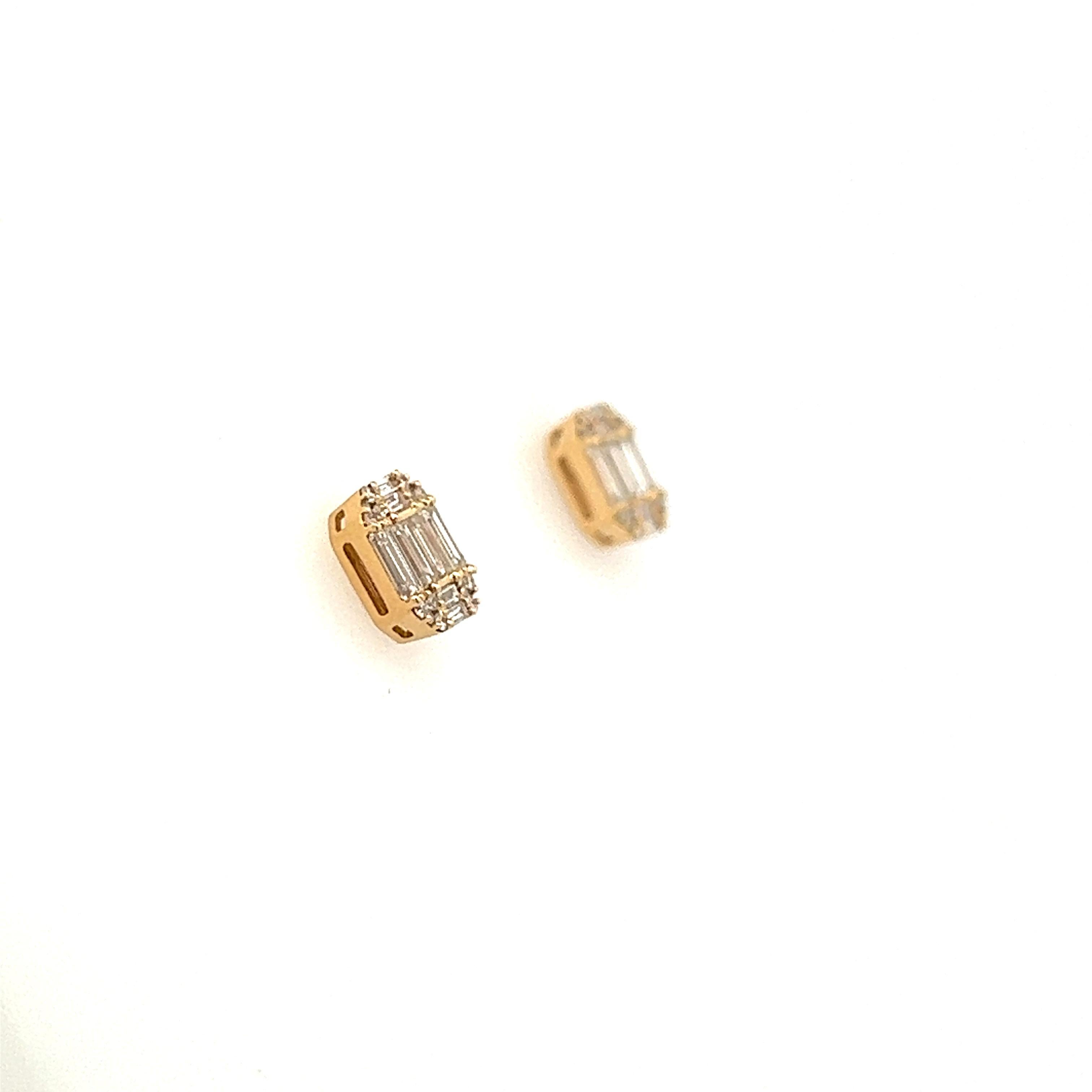 Baguette Cut 1.0CT Baguette &  Round Diamond Shape 18KY Gold Setting Earrings For Sale