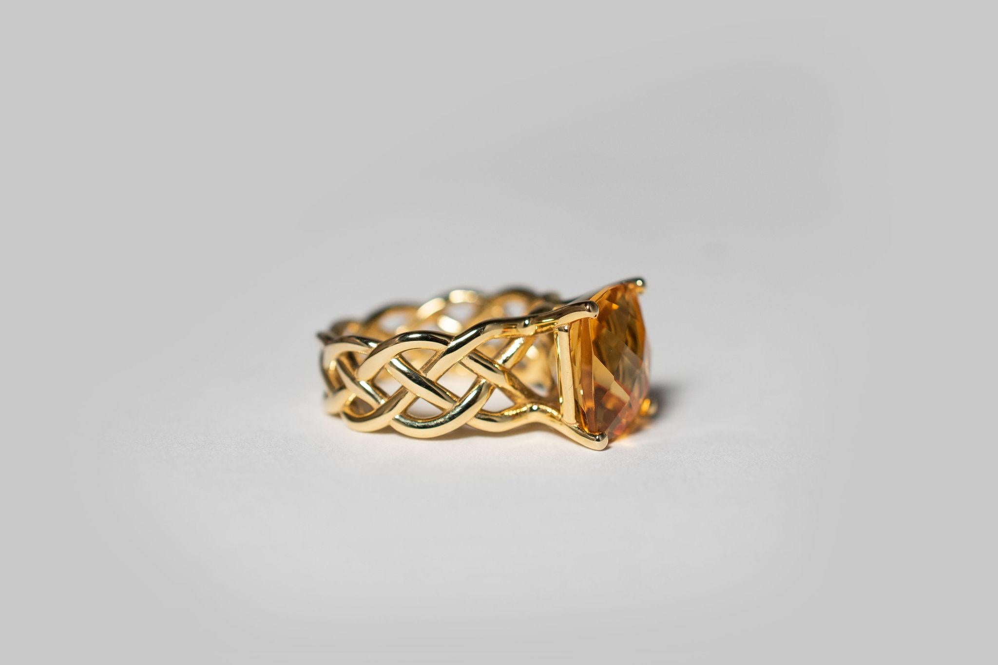 Brilliant Cut 10 Carat Citrine Weave Ring, 14k Yellow Gold