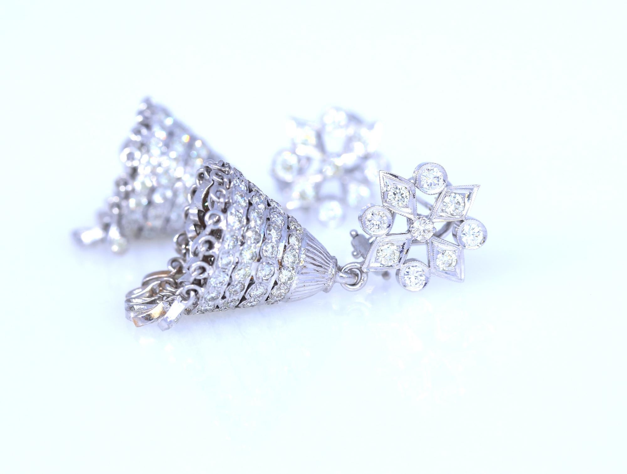 10 Carats Diamond Chandelier Earrings White Gold, 1970 In Good Condition In Herzelia, Tel Aviv
