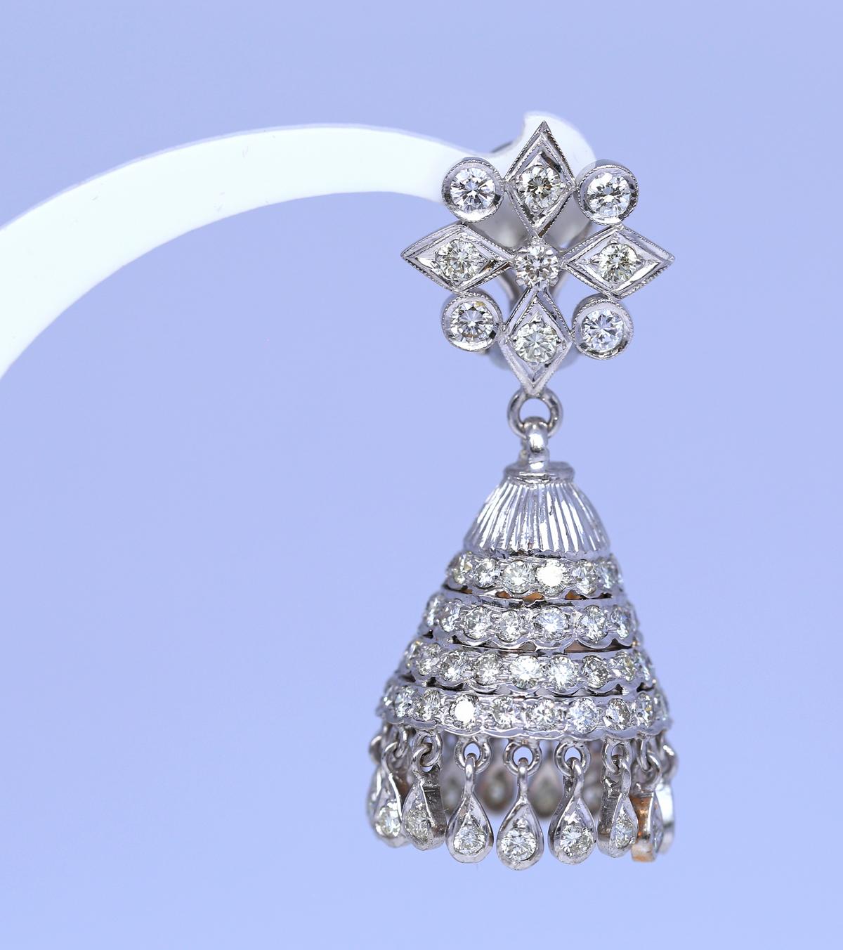 10 Carats Diamond Chandelier Earrings White Gold, 1970 1