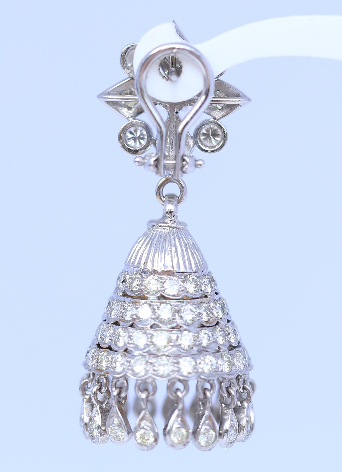 10 Carats Diamond Chandelier Earrings White Gold, 1970 2