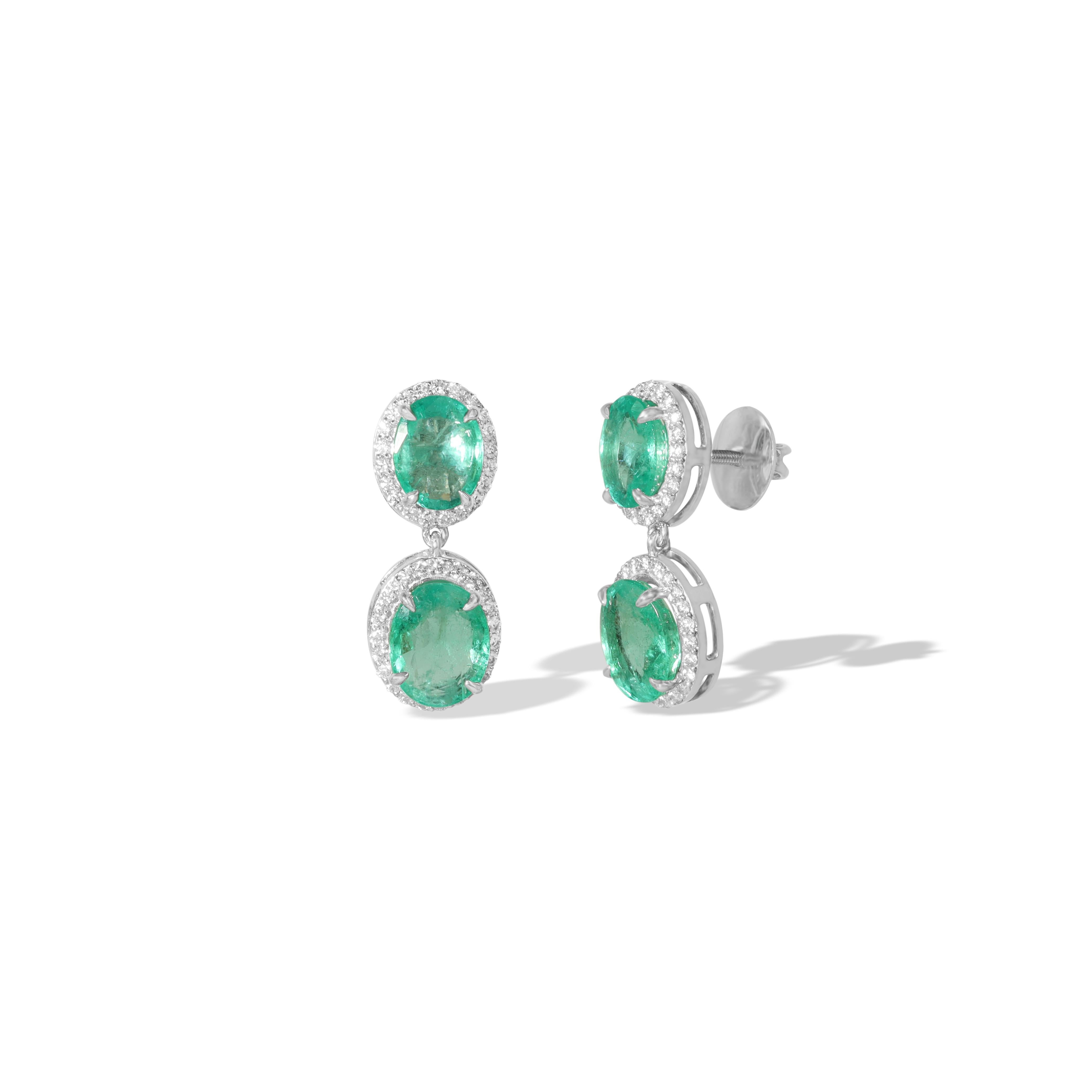 Oval Cut 10ct Exceptional Natural Oval Emerald Dangle Earrings Halo Diamond in 18k gold For Sale