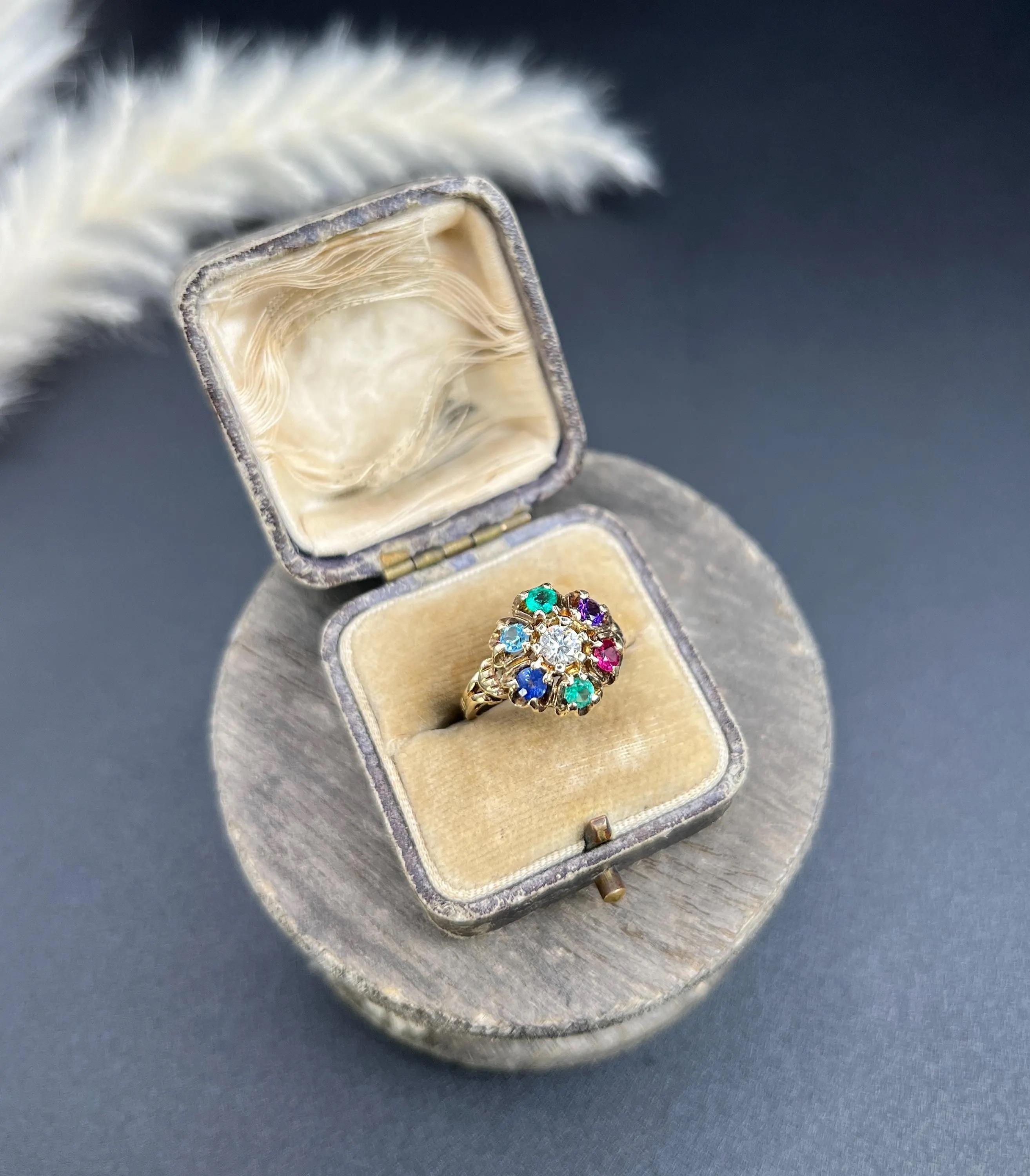 Bague en or 10ct diamant des années 1970 émeraude, améthyste, rubis, saphir et topaze en vente 1