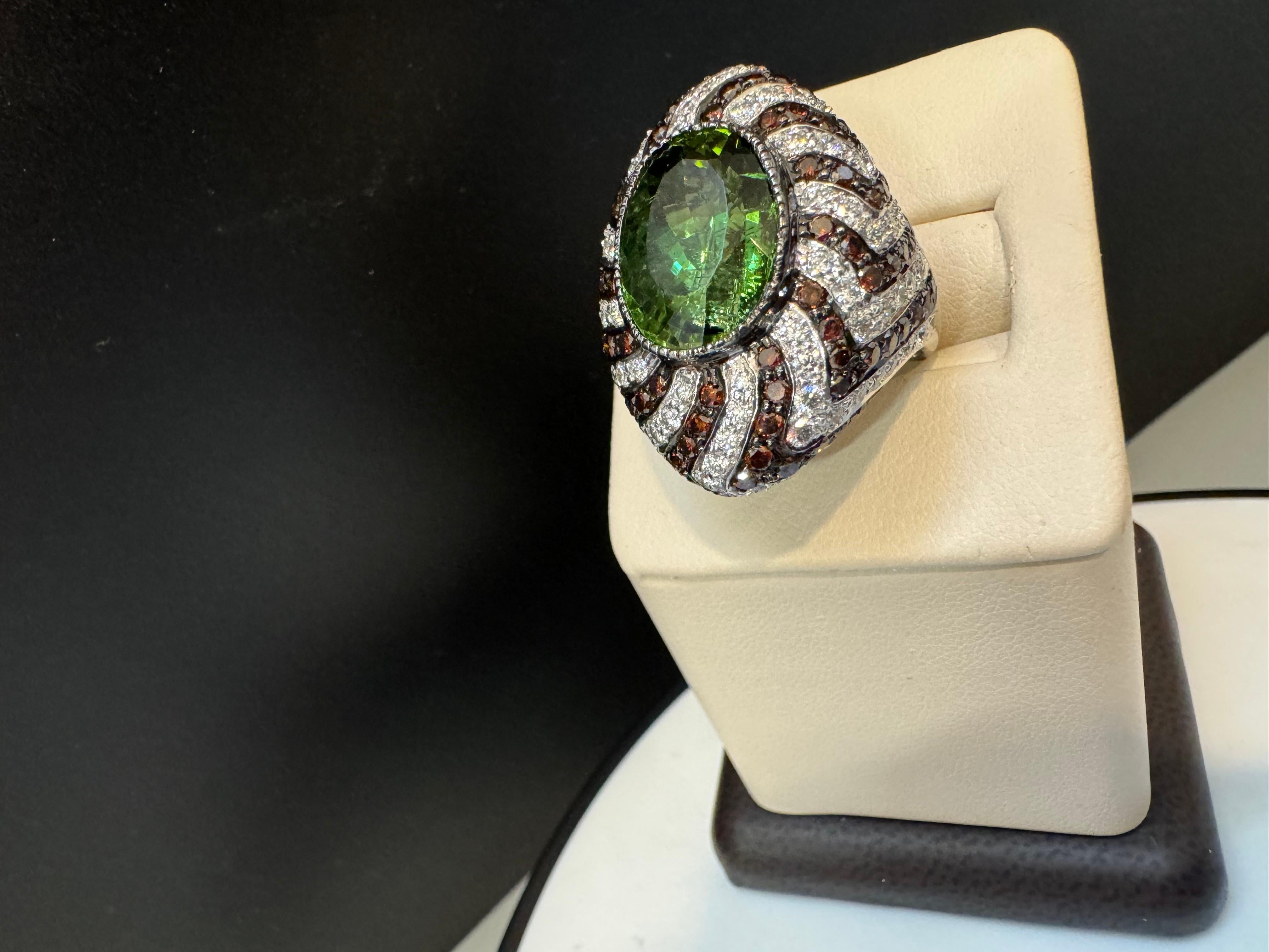 10Ct Green Tourmaline & 4.2 Ct Diamond Zigzag Cocktail Ring 18 Kt White Gold 6.5 For Sale 9