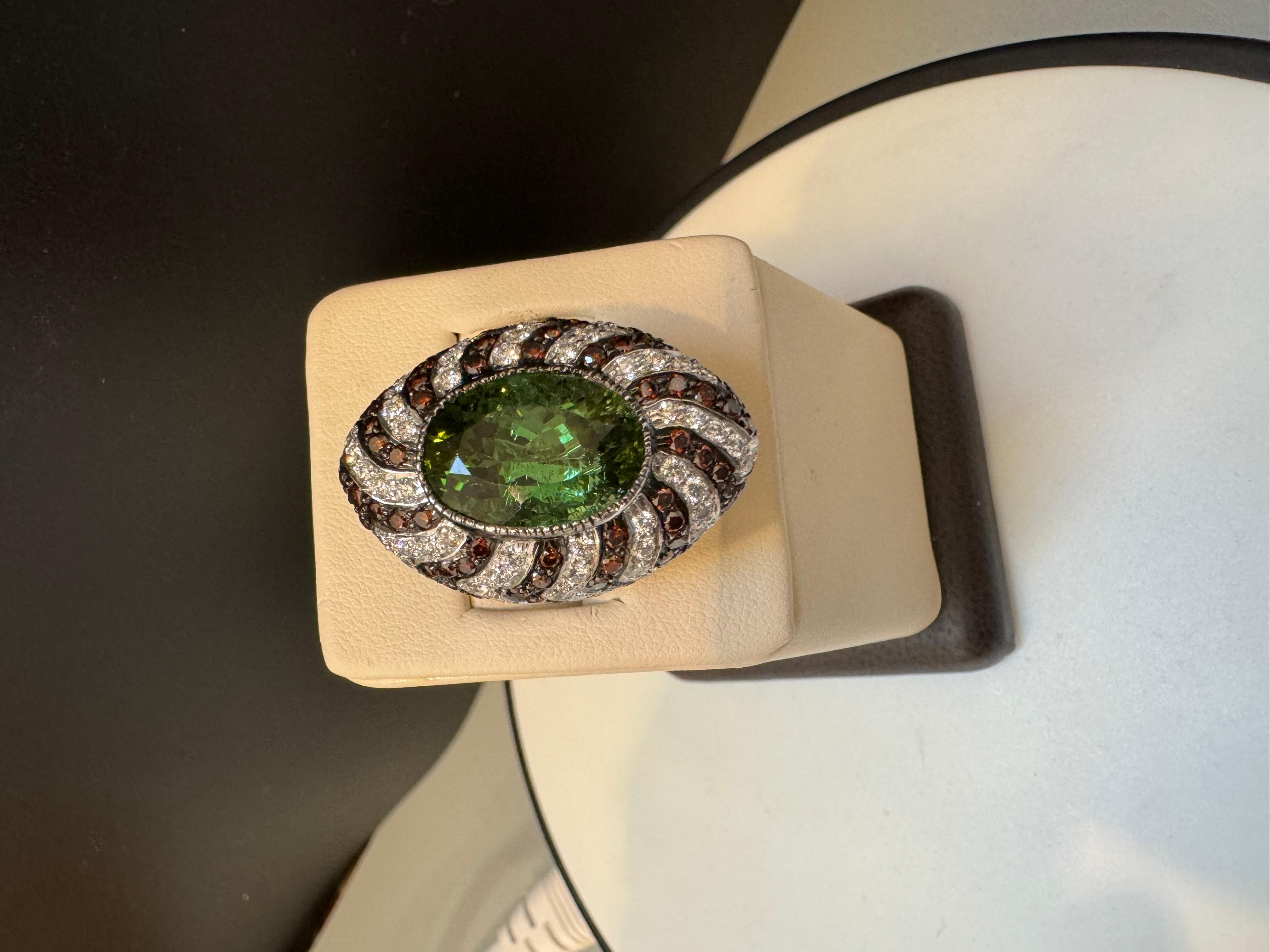 10Ct Green Tourmaline & 4.2 Ct Diamond Zigzag Cocktail Ring 18 Kt White Gold 6.5 For Sale 2
