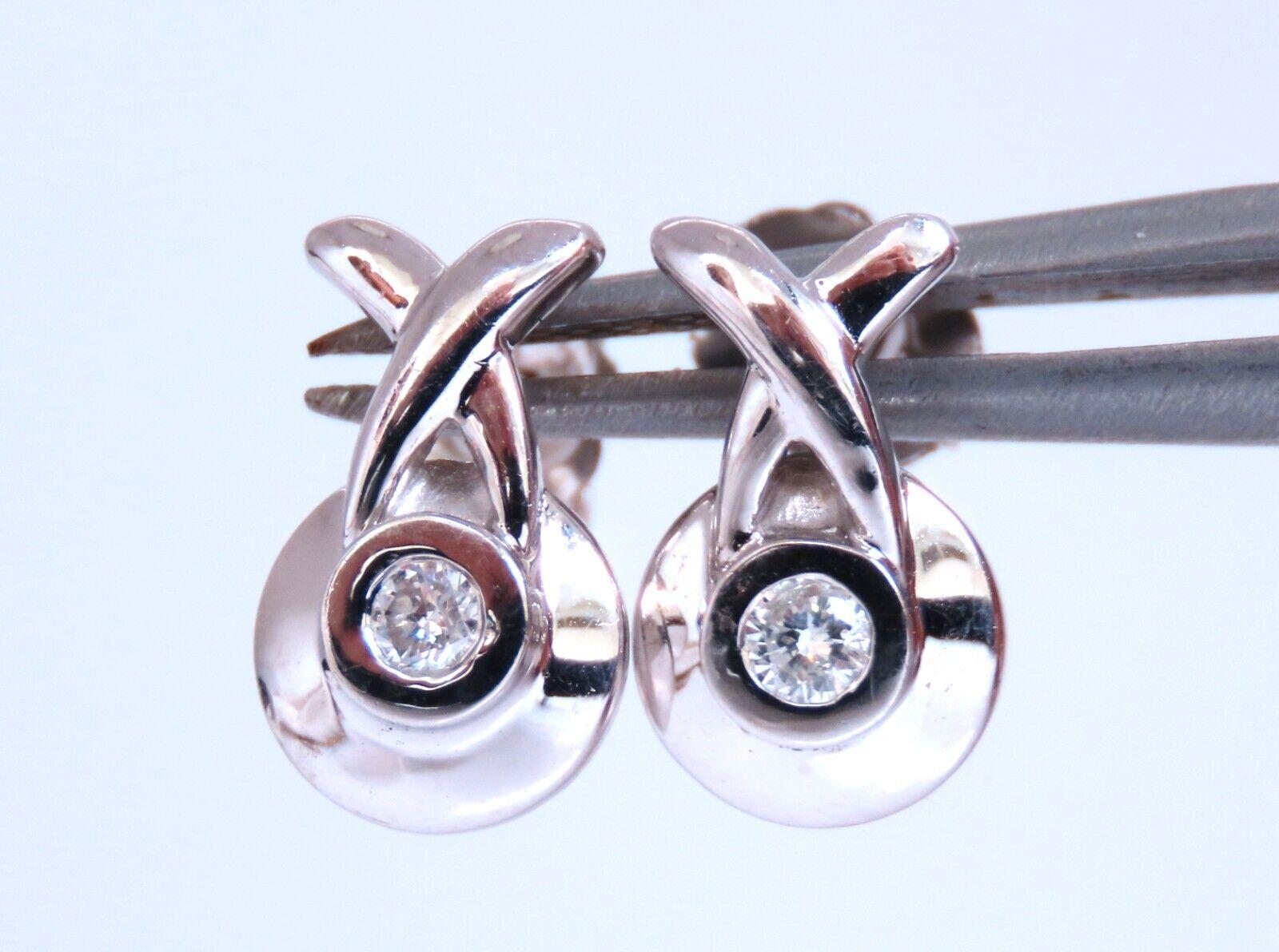 Round Cut .10ct Natural diamond earrings 14kt white gold For Sale
