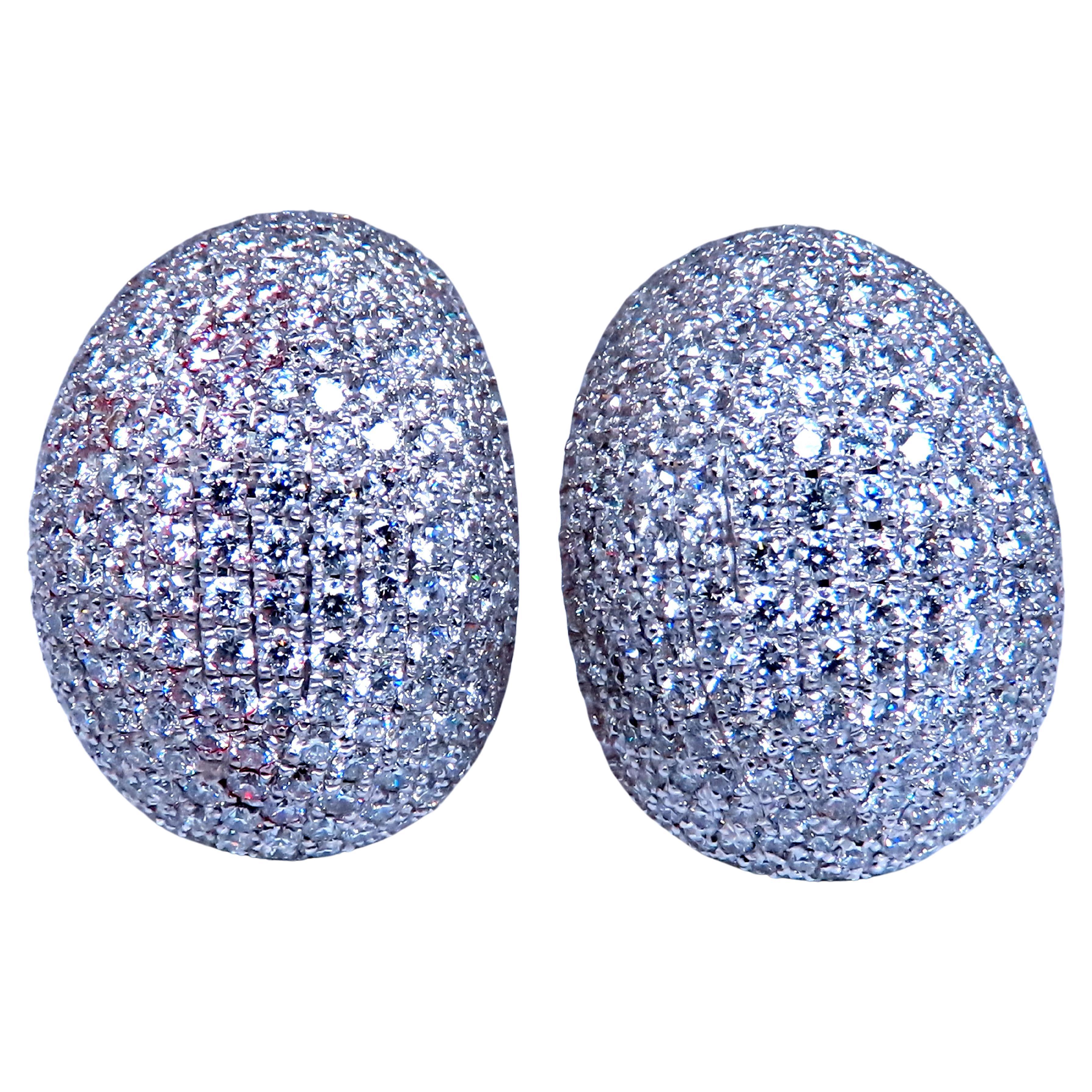 10ct Diamants ronds naturels Bombe Dome French Pave Clip Earrings 18kt Gold 12369 en vente