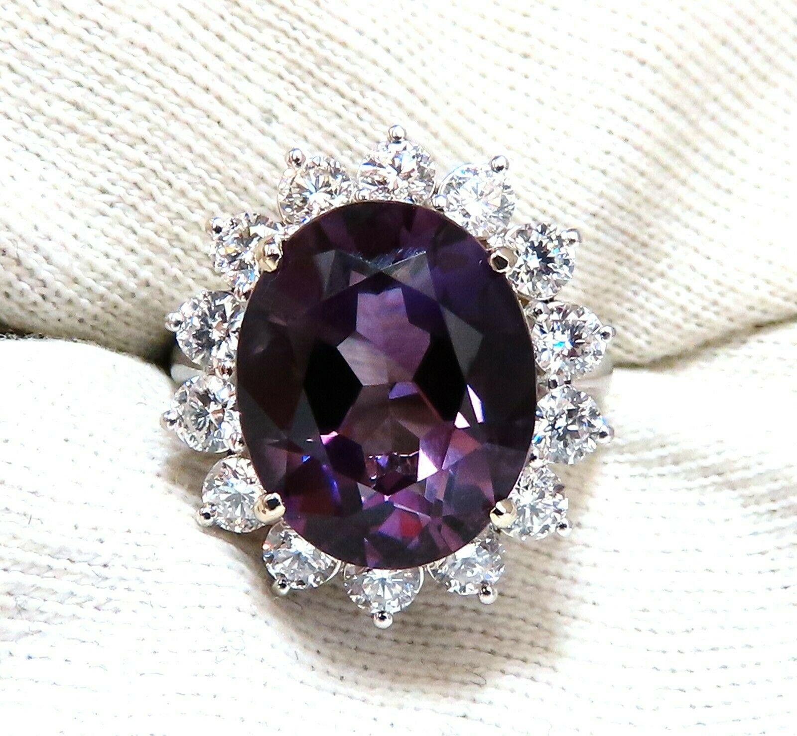 10ct Natural Vivid Purple Amethyst Diamonds Halo Cluster Cocktail Ring 14 Karat In New Condition For Sale In New York, NY