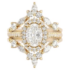 Anillo de compromiso con halo de diamantes ovalados de 1.0 ct y dos anillos anidados - "Nia" e "Islandia